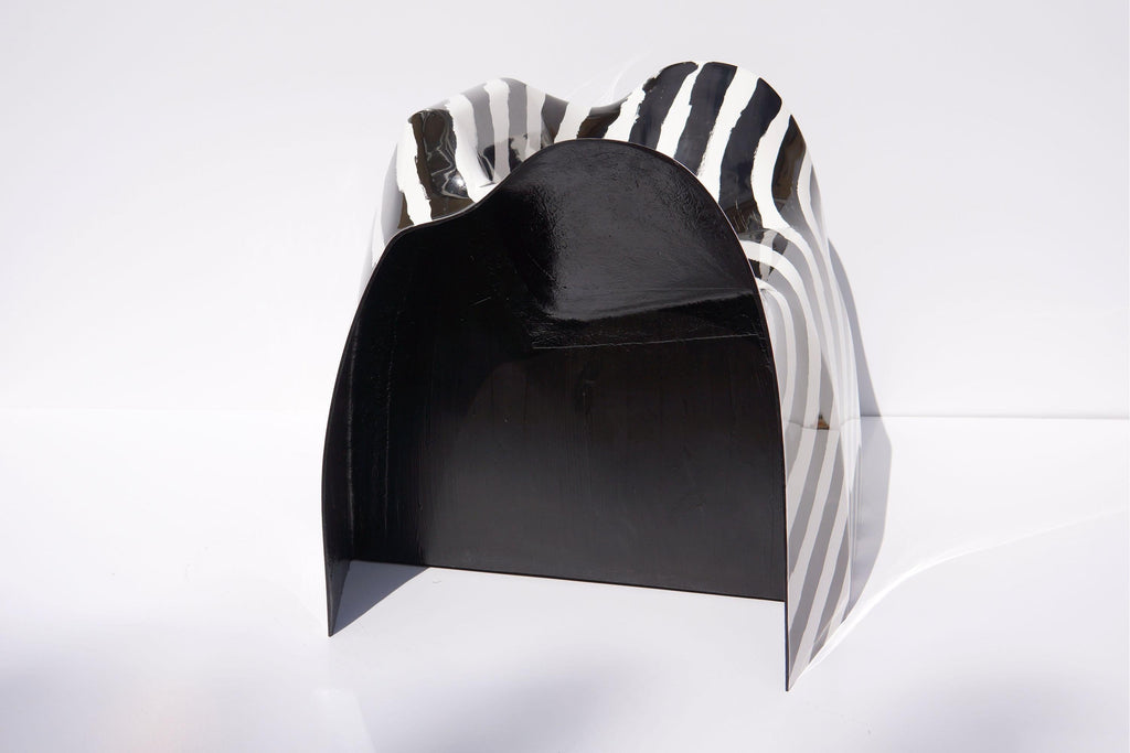 https://a.1stdibscdn.com/organic-loop-stripes-chair-in-hand-painted-fiberglass-composite-by-julian-mayor-for-sale-picture-10/f_12192/f_459148421752773861173/DSC07810_master.jpg