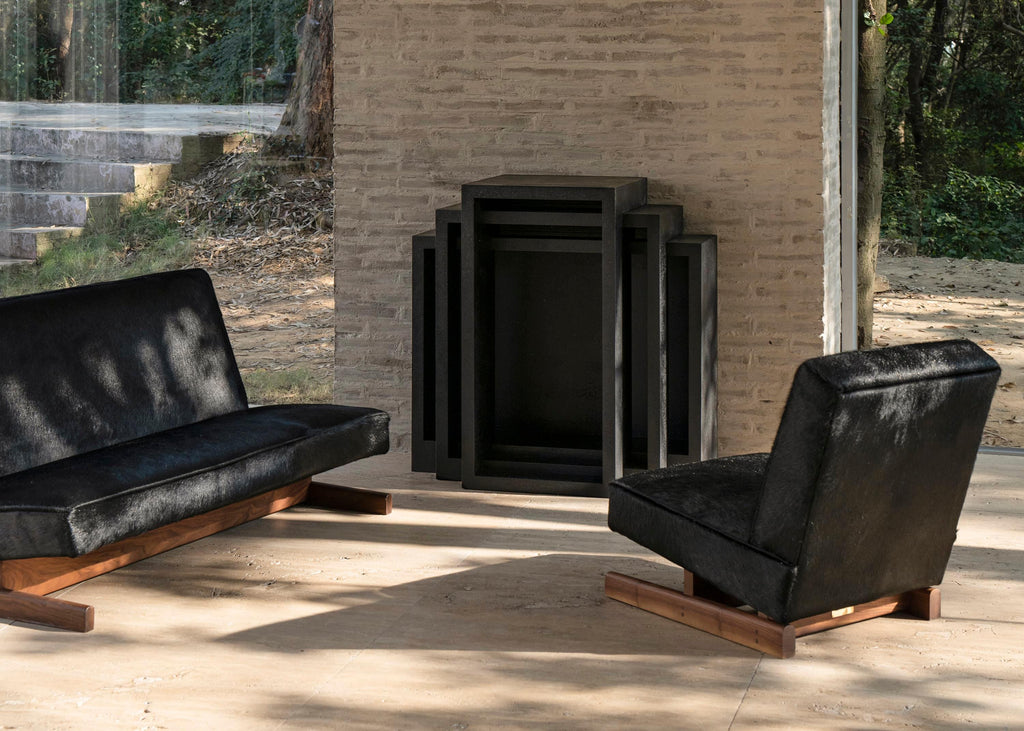 https://a.1stdibscdn.com/ut-01-cowhide-and-walnut-sofa-by-sing-chan-for-sale-picture-8/f_12192/f_472362221761586851585/DSC08280_1_3000_by_SINGCHAN_DESIGN_master.jpg