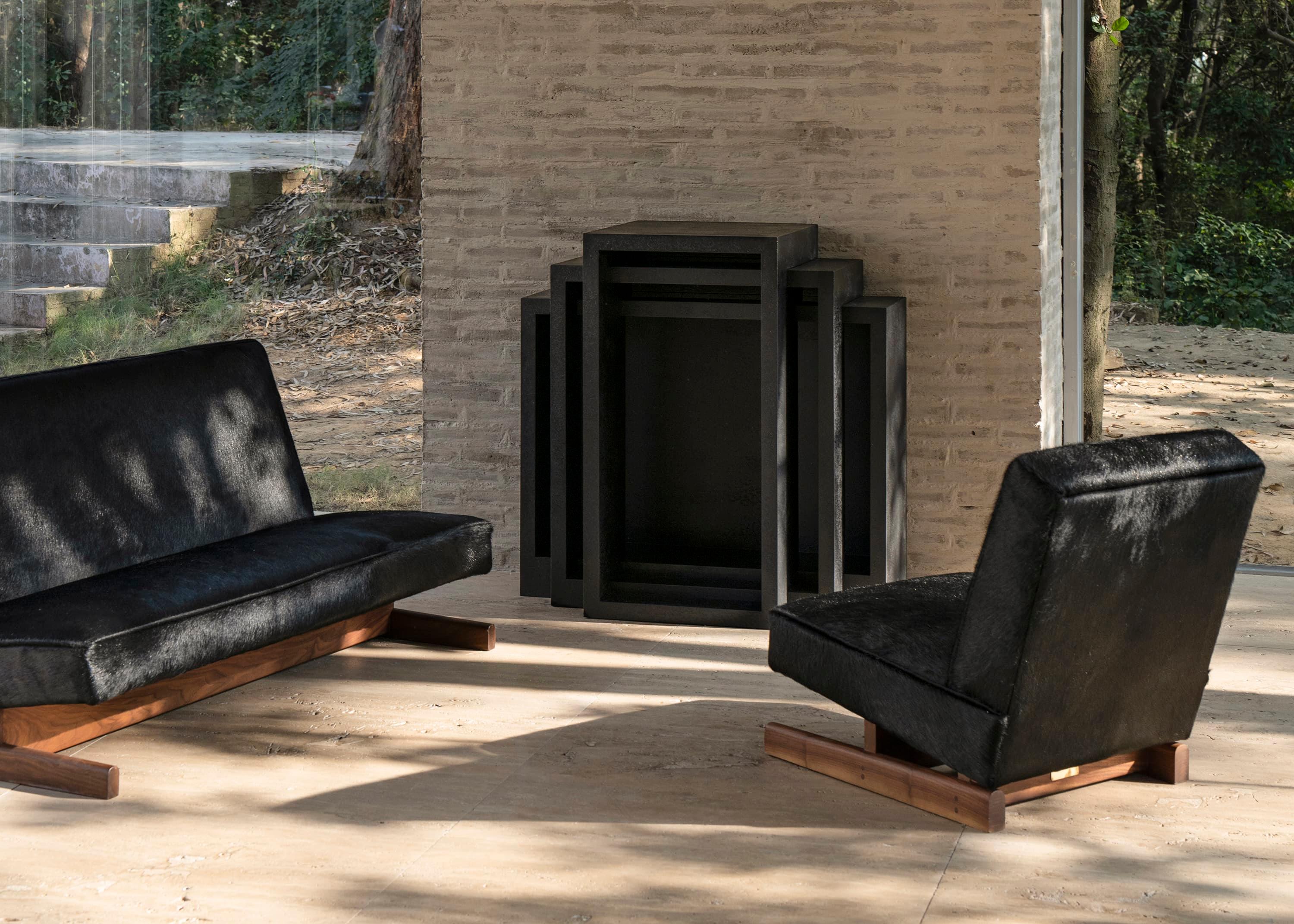 https://a.1stdibscdn.com/ut-01-cowhide-and-walnut-sofa-by-sing-chan-for-sale-picture-8/f_12192/f_472362221761586851585/DSC08280_1_3000_by_SINGCHAN_DESIGN_master.jpg
