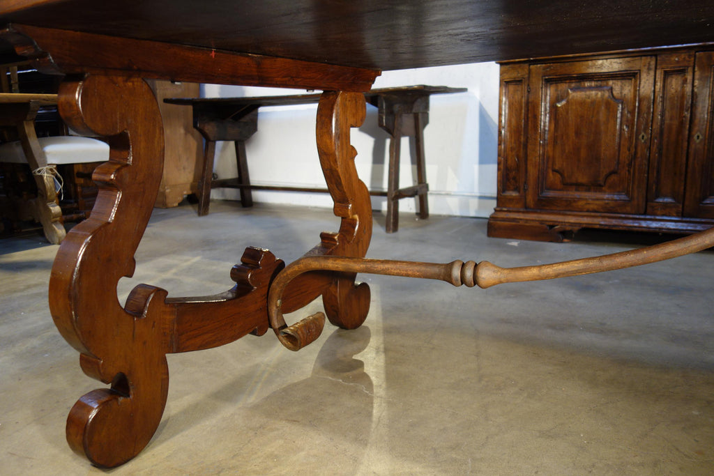 https://a.1stdibscdn.com/17th-century-refectory-style-dining-table-with-end-extensions-custom-sizes-for-sale-picture-12/f_12292/f_295460921657665908769/DSC08297_master.JPG