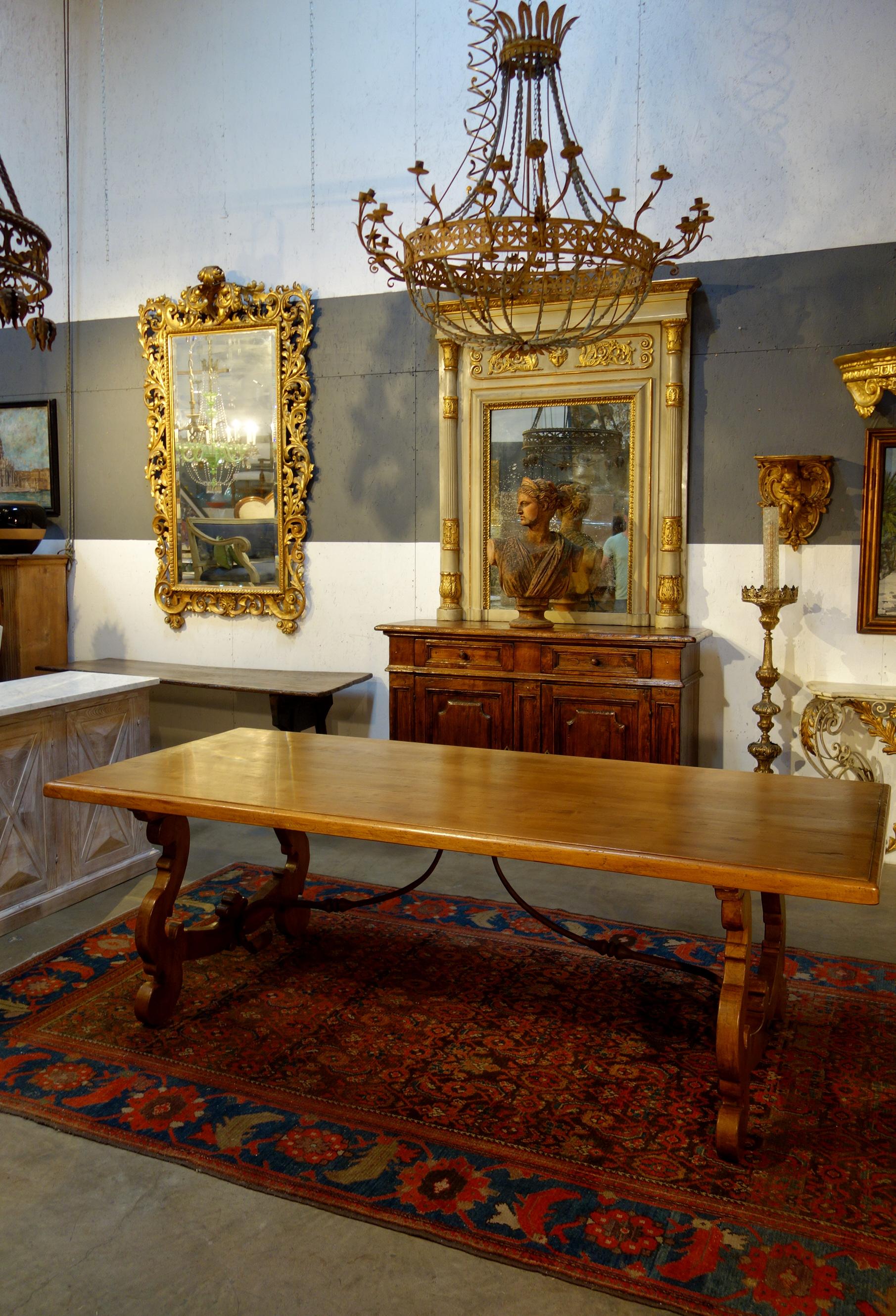 https://a.1stdibscdn.com/17th-c-style-italian-natural-old-walnut-refectory-dining-table-with-custom-sizes-for-sale-picture-2/f_12292/f_297354421658783092161/DSC08360_master.JPG
