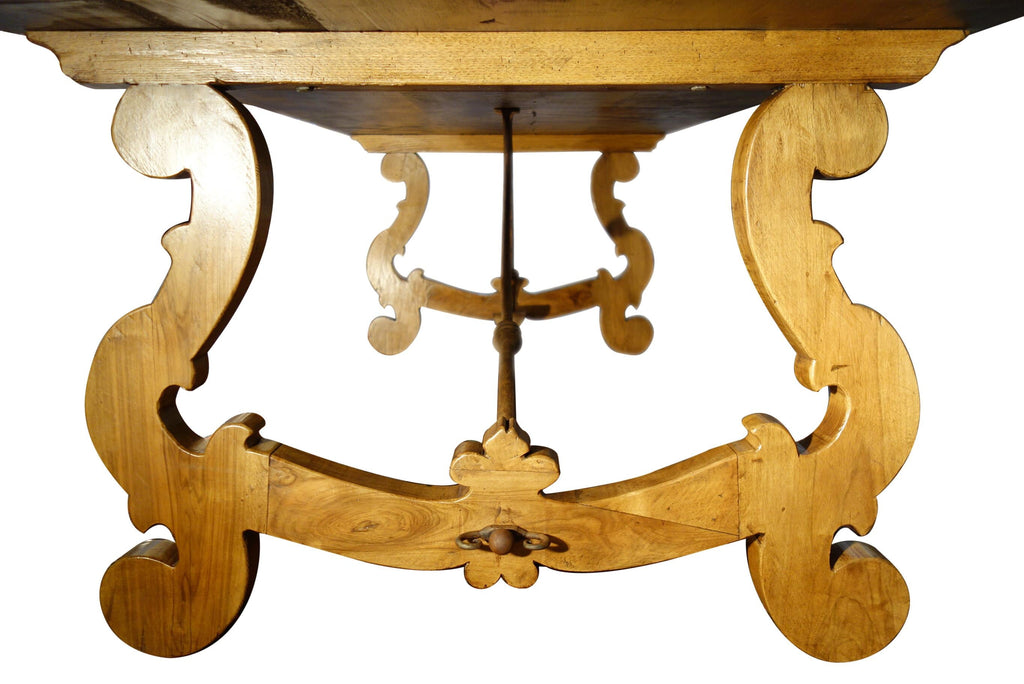 https://a.1stdibscdn.com/17th-c-style-italian-natural-old-walnut-refectory-dining-table-with-custom-sizes-for-sale-picture-6/f_12292/f_297354421658783094975/DSC08378_master.JPG