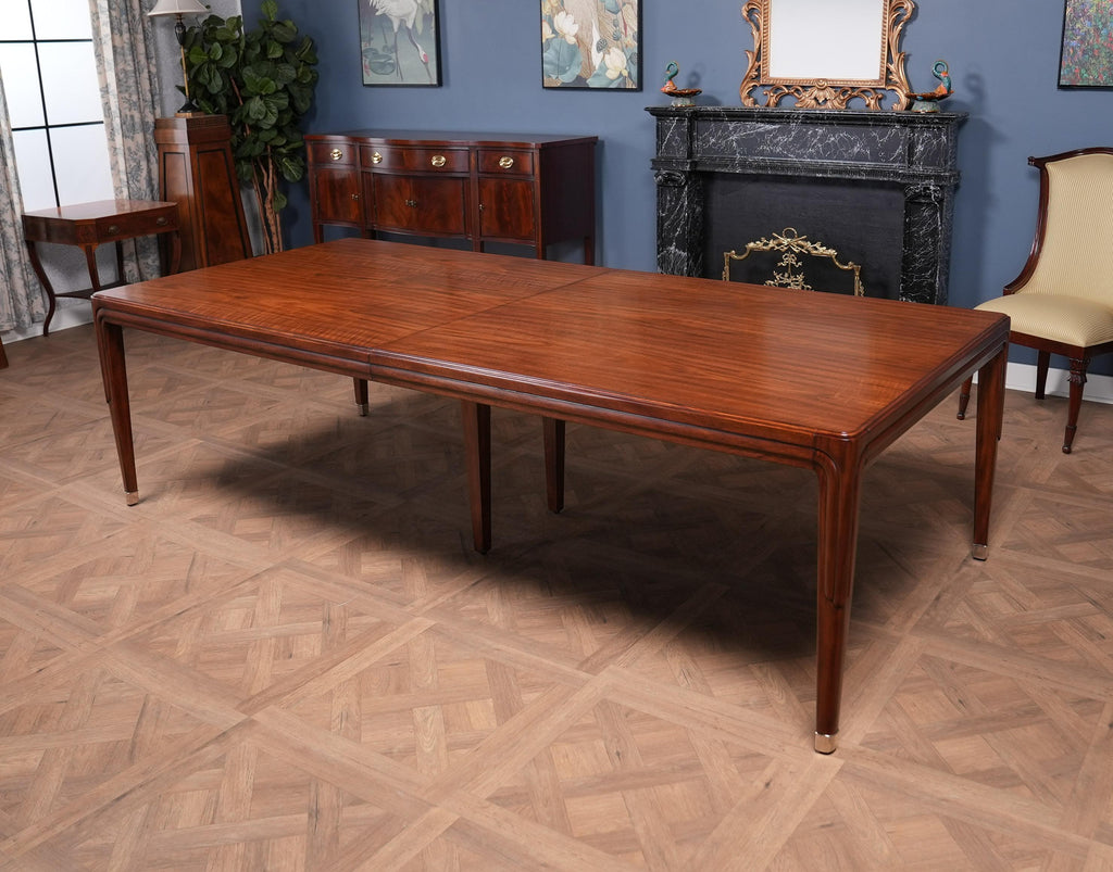https://a.1stdibscdn.com/theodore-alexander-dorchester-dining-table-for-sale-picture-4/f_85472/f_490094221772208746851/DSC08951_master.jpg