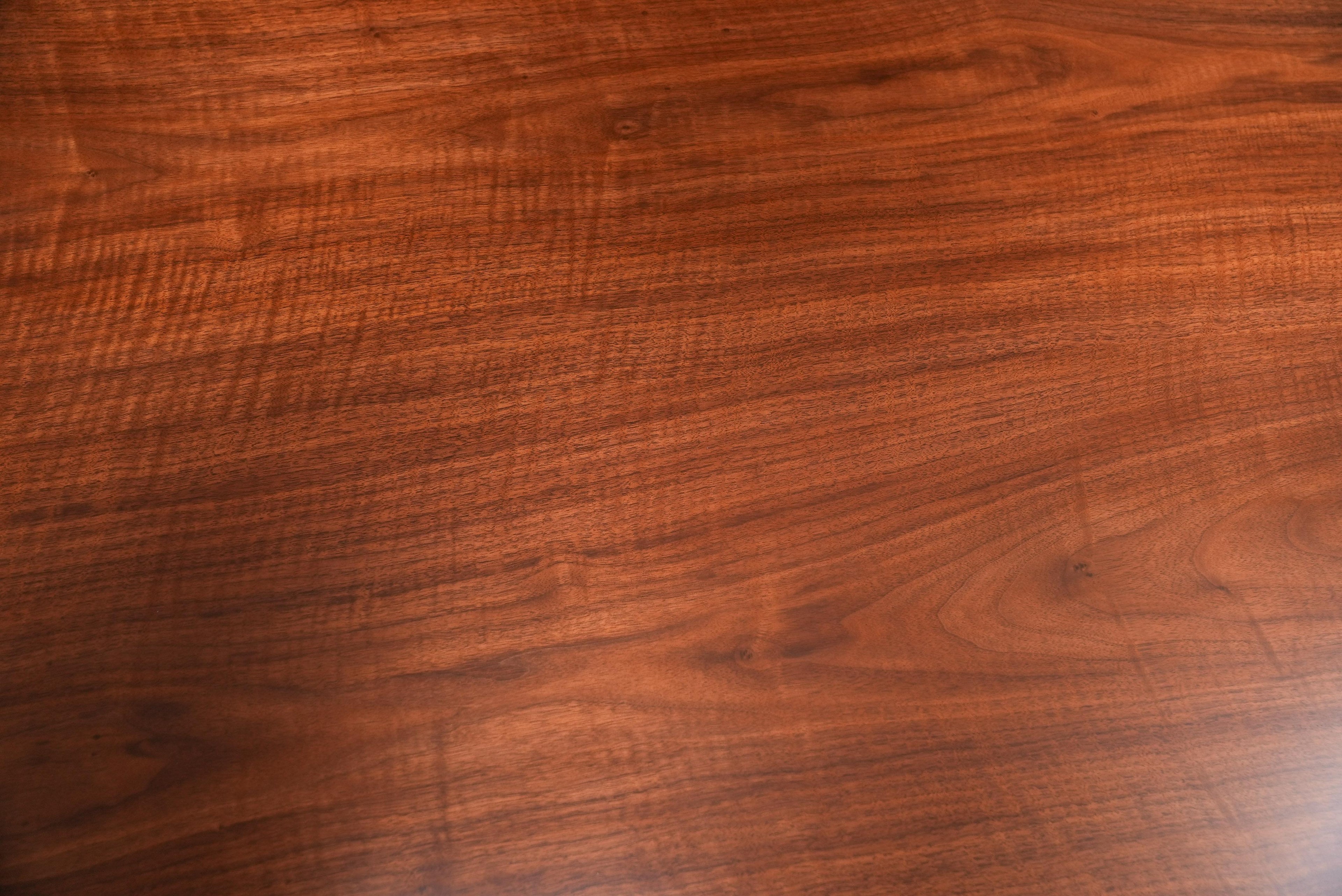 https://a.1stdibscdn.com/theodore-alexander-dorchester-dining-table-for-sale-picture-6/f_85472/f_490094221772208754891/DSC08955_master.jpg