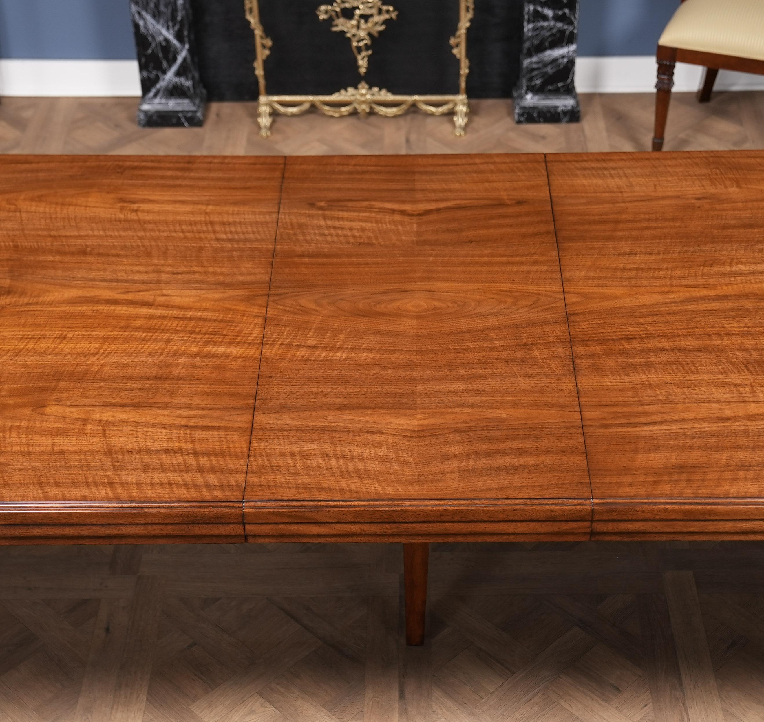 https://a.1stdibscdn.com/theodore-alexander-dorchester-dining-table-for-sale-picture-15/f_85472/f_490094221772208761974/DSC08978_master.jpg