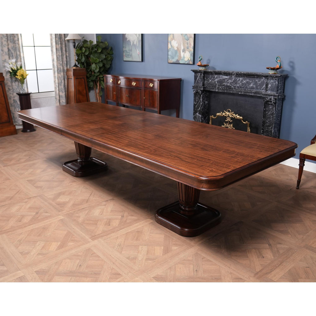 https://a.1stdibscdn.com/althorp-theodore-alexander-extension-dining-table-for-sale-picture-14/f_85472/f_490076721772204827829/DSC09566_master.jpg