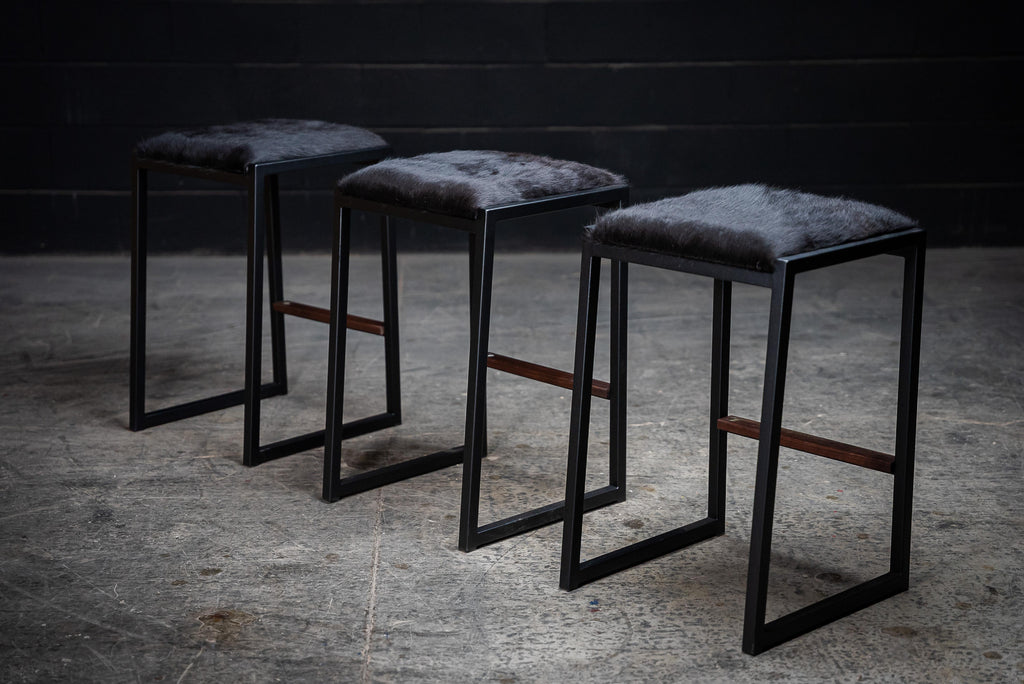 https://a.1stdibscdn.com/shaker-modern-backless-counter-stool-by-ambrozia-black-cowhide-walnut-metal-for-sale-picture-5/f_36881/f_351621121689000487933/DSC09573_3_master.jpg