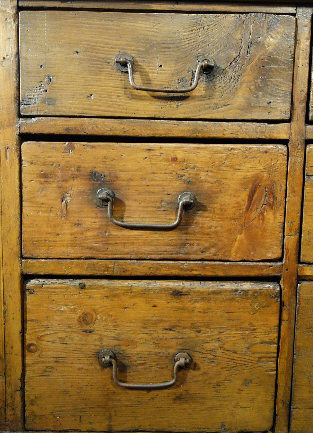 https://a.1stdibscdn.com/18th-c-style-italian-old-fir-12-drawer-pharmacy-cabinet-to-order-for-sale-picture-15/f_12292/f_415480321726770423997/DSC09615_master.JPG