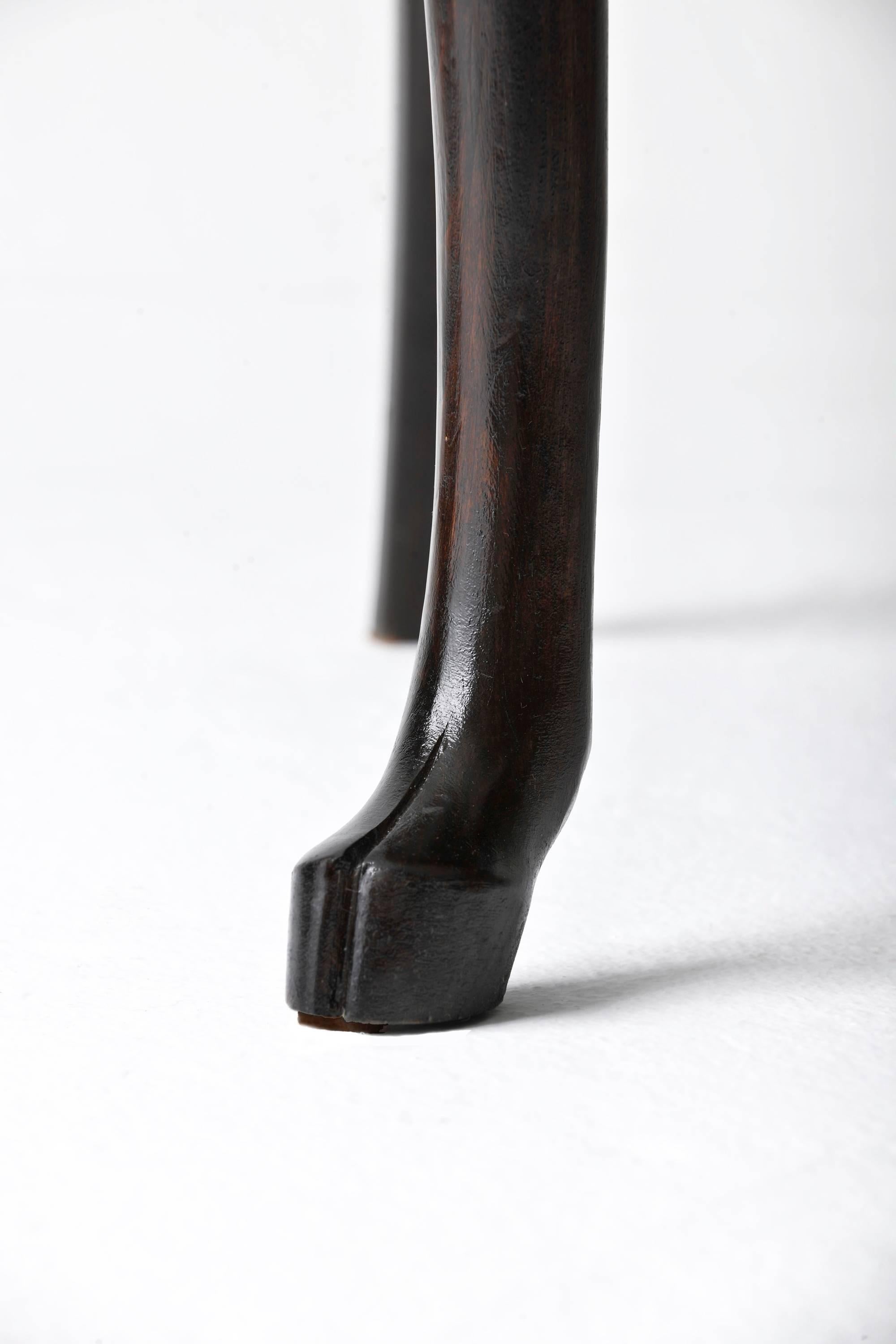 https://a.1stdibscdn.com/21st-century-hybrid-no-1-armchair-with-hand-carved-antlers-and-brown-leather-for-sale-picture-5/f_36601/1525158616129/_DSC1599_master.jpg