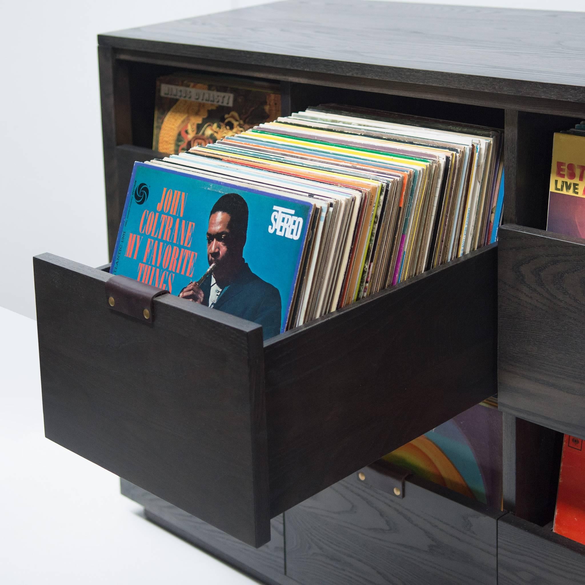 https://a.1stdibscdn.com/dovetail-4-x-25-vinyl-storage-cabinet-solid-natural-walnut-with-flip-bins-for-sale-picture-5/f_27523/f_158922321566505431145/_DSC2070_master.jpg