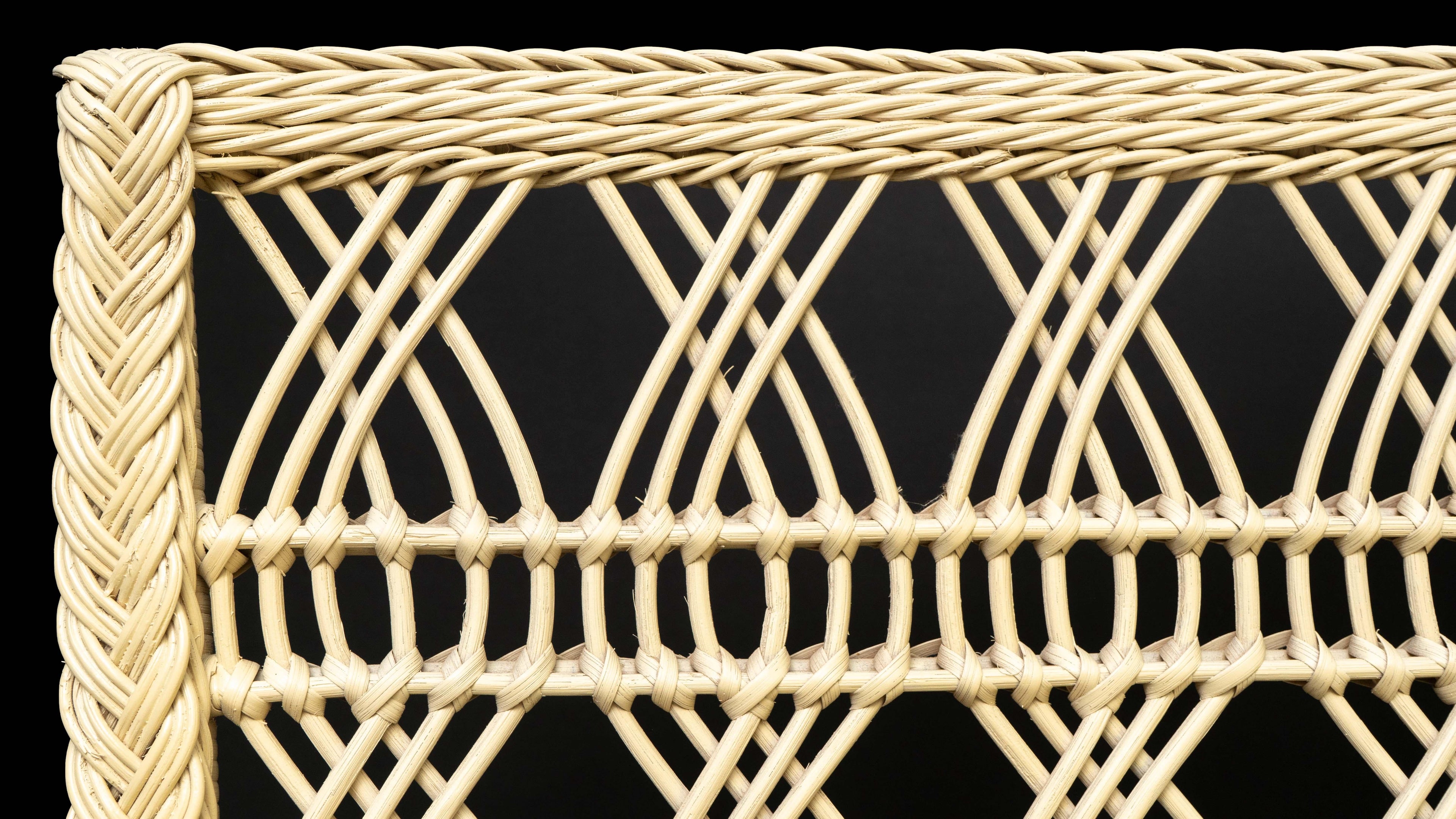 https://a.1stdibscdn.com/rattan-trellis-sofa-by-creel-and-gow-for-sale-picture-5/f_15312/f_401576921718228777831/_DSC2723_2_master.jpg