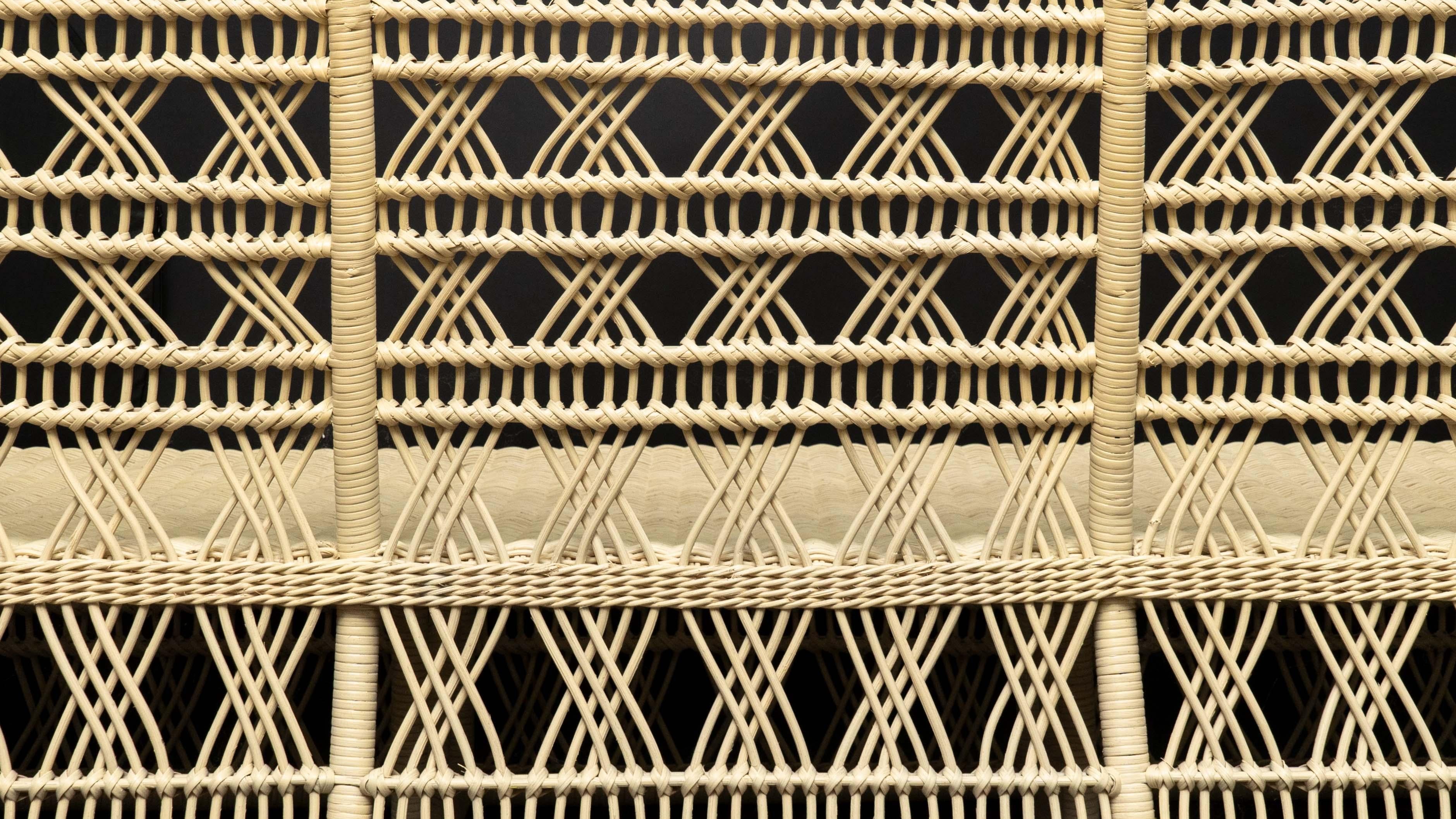 https://a.1stdibscdn.com/rattan-trellis-sofa-by-creel-and-gow-for-sale-picture-6/f_15312/f_401576921718228778737/_DSC2725_2_master.jpg