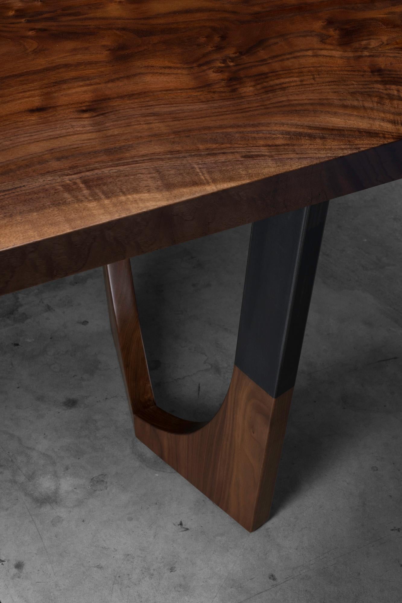 https://a.1stdibscdn.com/book-matched-walnut-dining-table-w-black-steel-legs-lafayette-dining-table-for-sale-picture-4/f_47361/1563051637374/_DSC6262_master.jpg