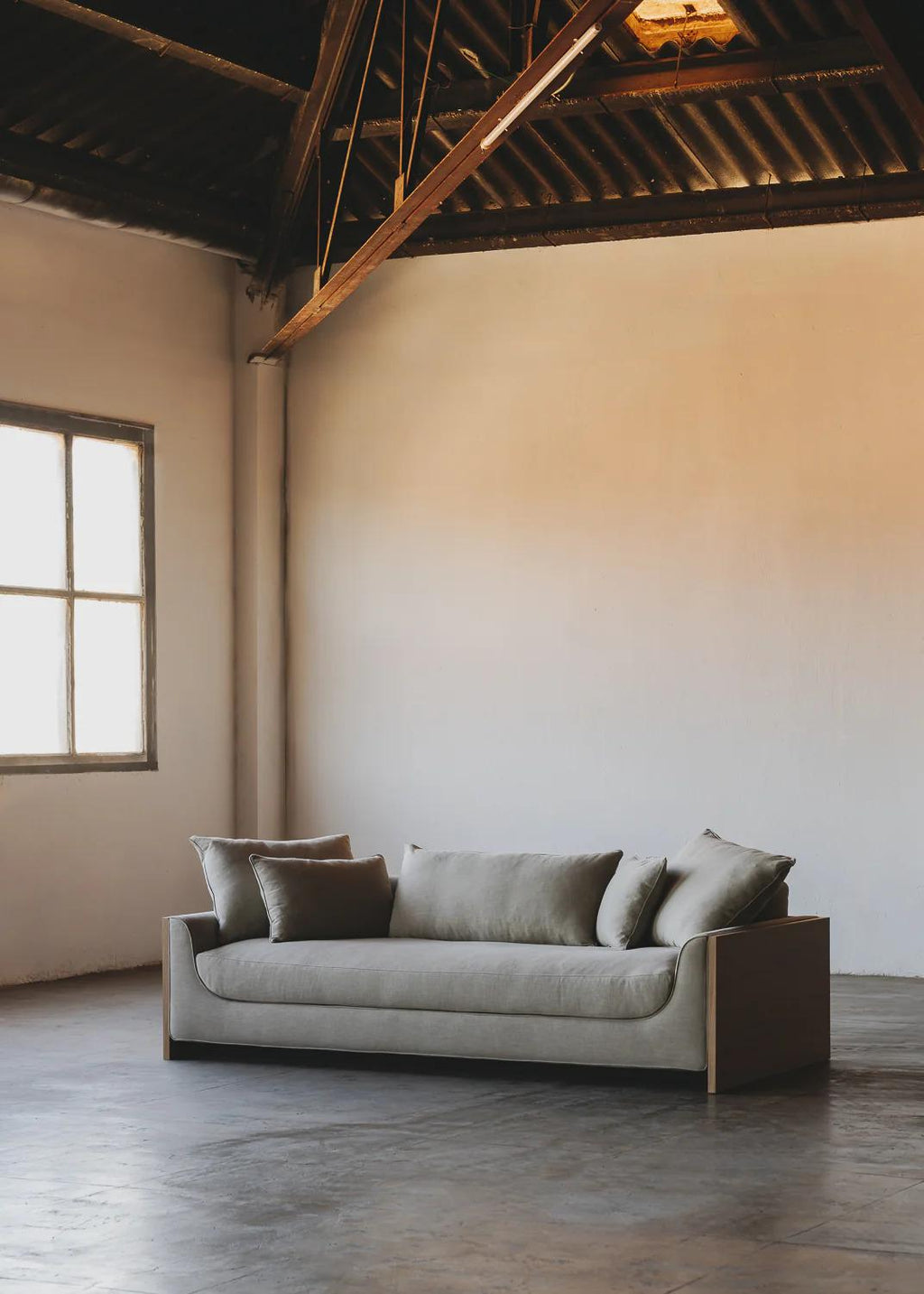 https://a.1stdibscdn.com/unique-solid-oak-marina-sofa-crude-for-sale-picture-6/f_12192/f_452507921748629605868/DSC6567_030f54d9_6ab8_4824_829c_1fcc308e58fb_master.jpeg