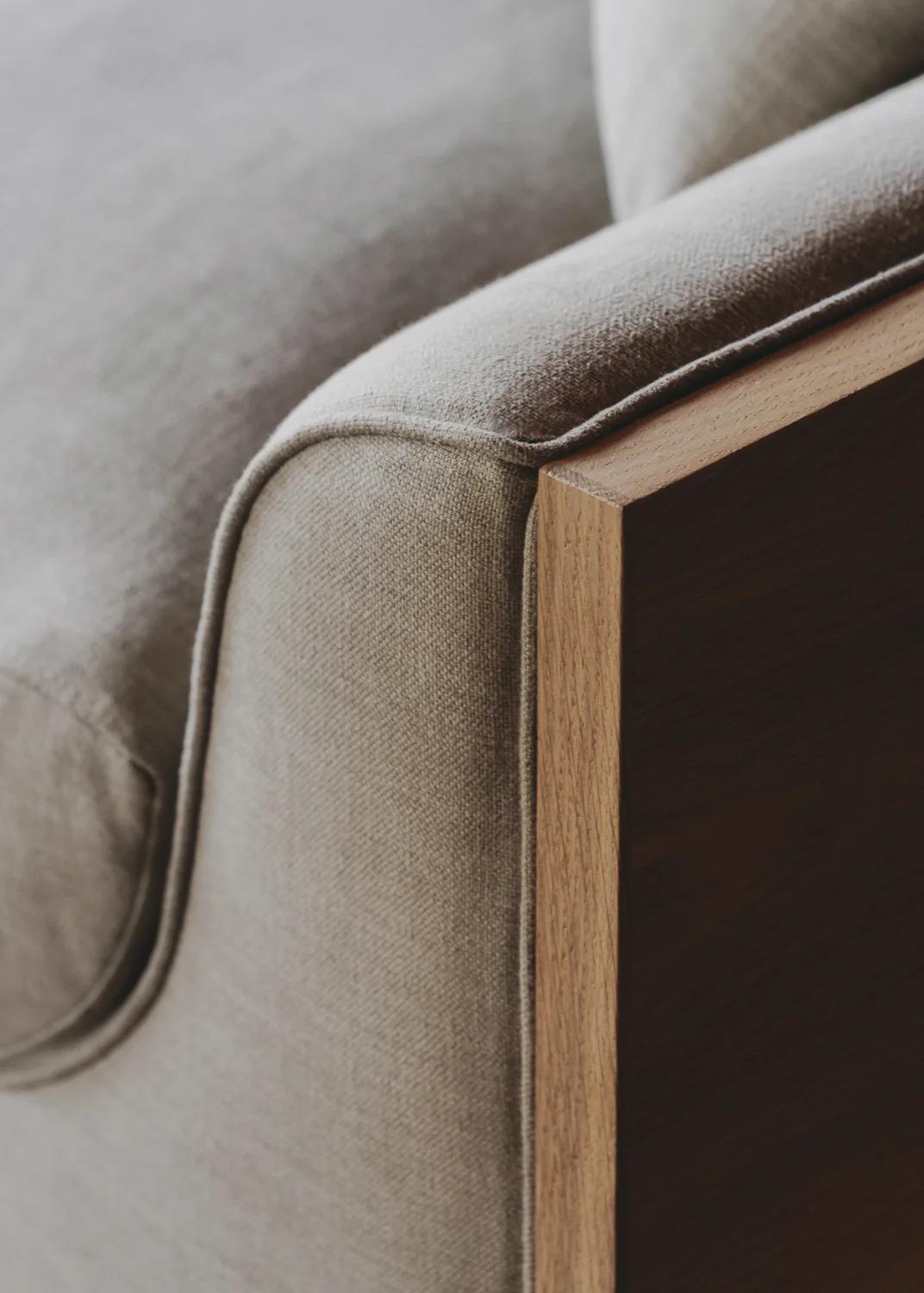 https://a.1stdibscdn.com/unique-solid-oak-marina-sofa-crude-for-sale-picture-3/f_12192/f_452507921748629605332/DSC6585_0da51ec9_c5a0_48d8_ac25_8baab9de92b4_master.jpeg