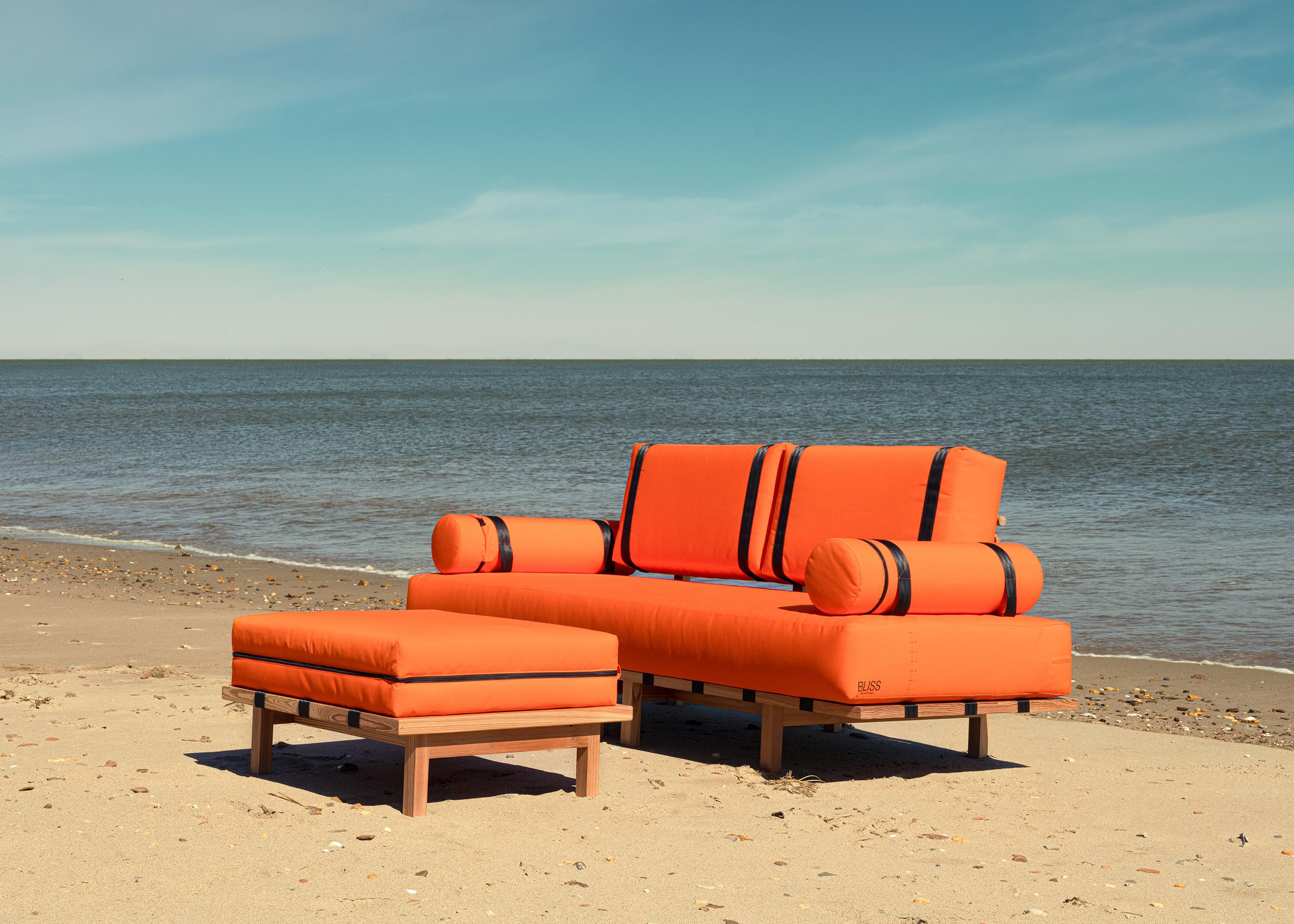 https://a.1stdibscdn.com/bliss-sofa-ottoman-set-for-sale-picture-4/f_55372/f_350015221687979061843/DSCF0427_master.jpg