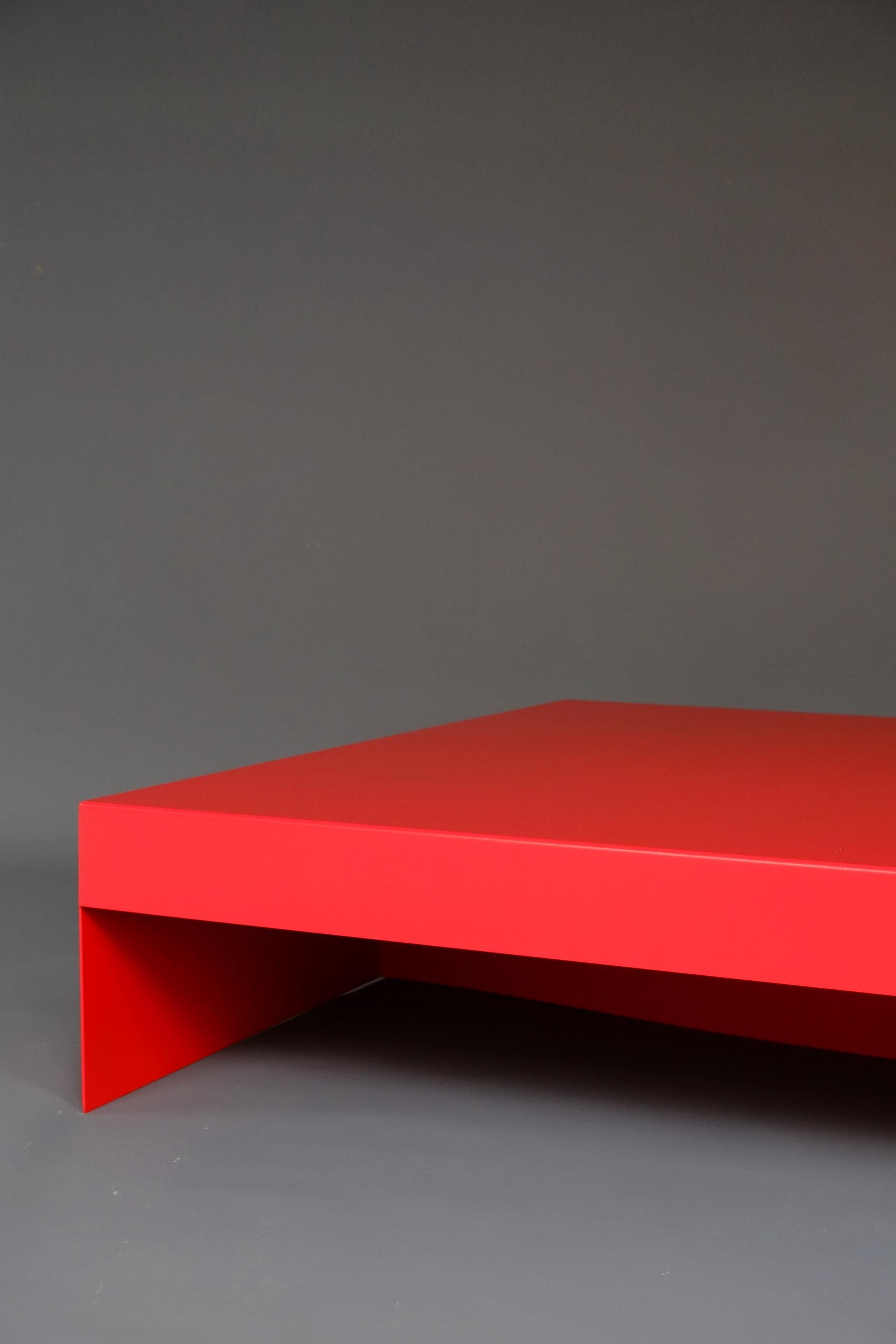 https://a.1stdibscdn.com/large-paper-white-single-form-coffee-table-in-aluminium-customisable-for-sale-picture-11/f_28943/f_467898921758704798025/DSCF1223_copy_master.jpeg