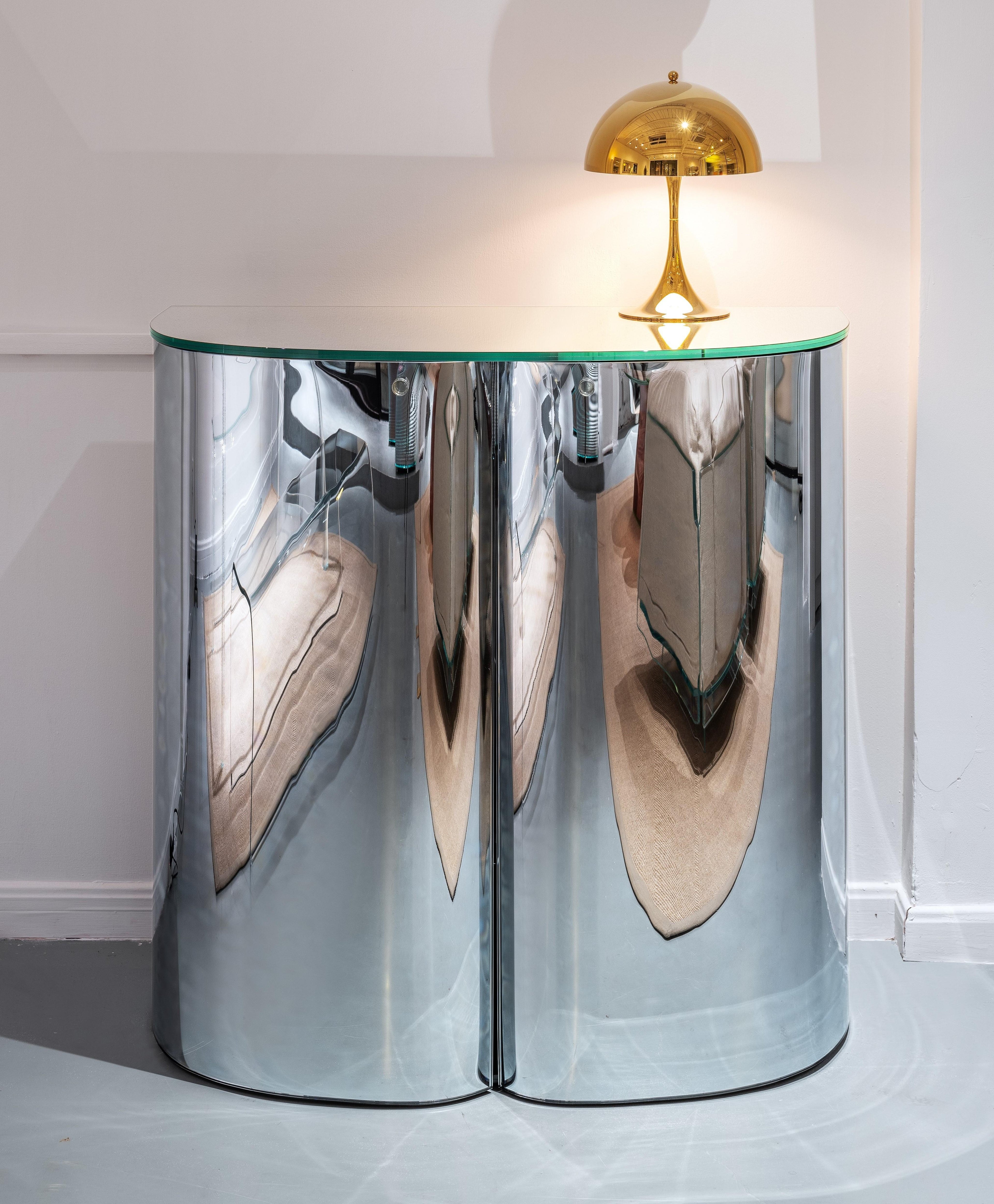 https://a.1stdibscdn.com/oltralpe-mirrored-bar-cabinet-by-inga-sempe-for-glas-italia-in-stock-for-sale-picture-2/32076752/f_403288821719406034762/DSCF1344_Copia_master_master.jpg
