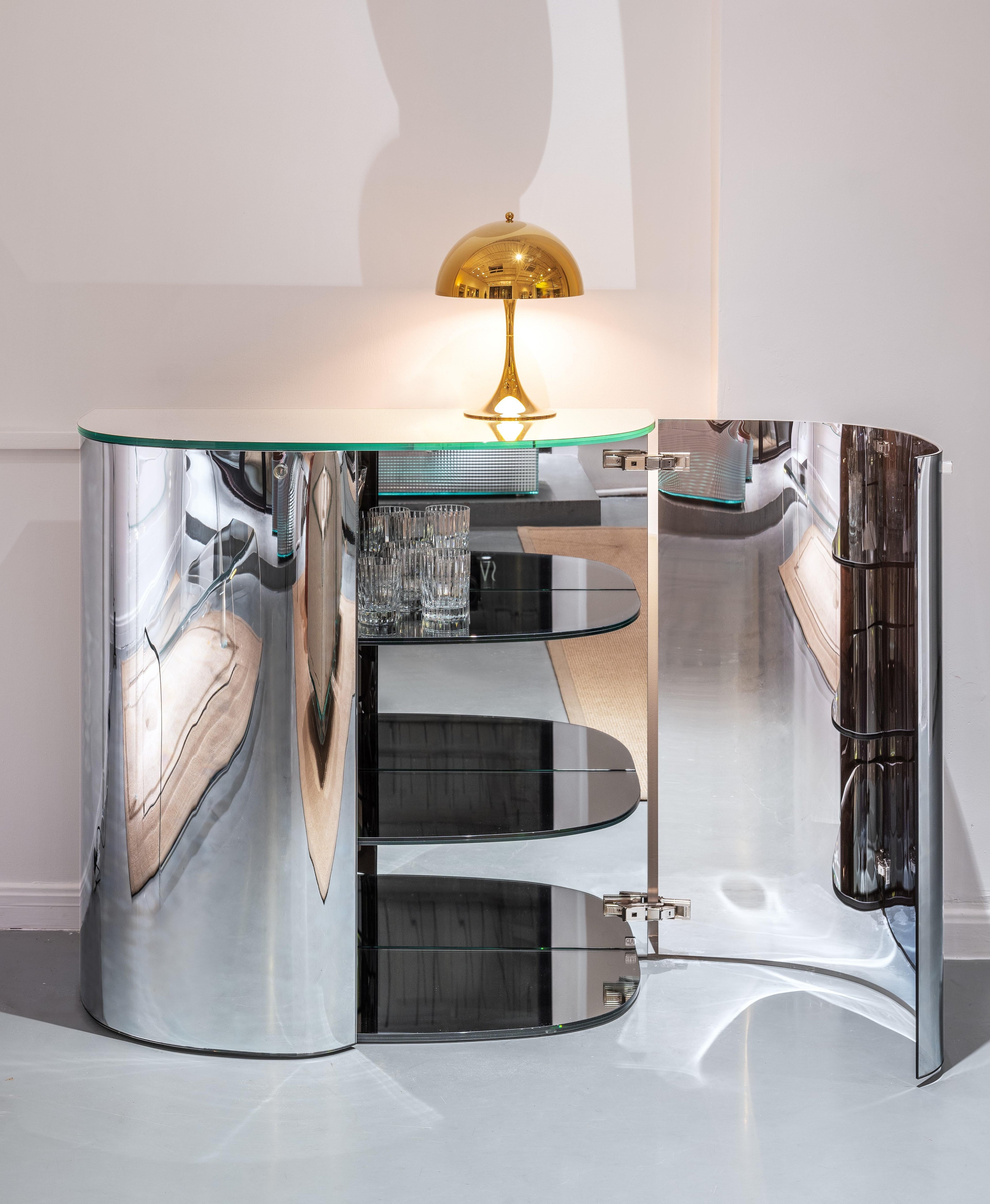 https://a.1stdibscdn.com/oltralpe-mirrored-bar-cabinet-by-inga-sempe-for-glas-italia-in-stock-for-sale-picture-3/32076752/f_403288821719406035026/DSCF1345_Copia_master_master.jpg