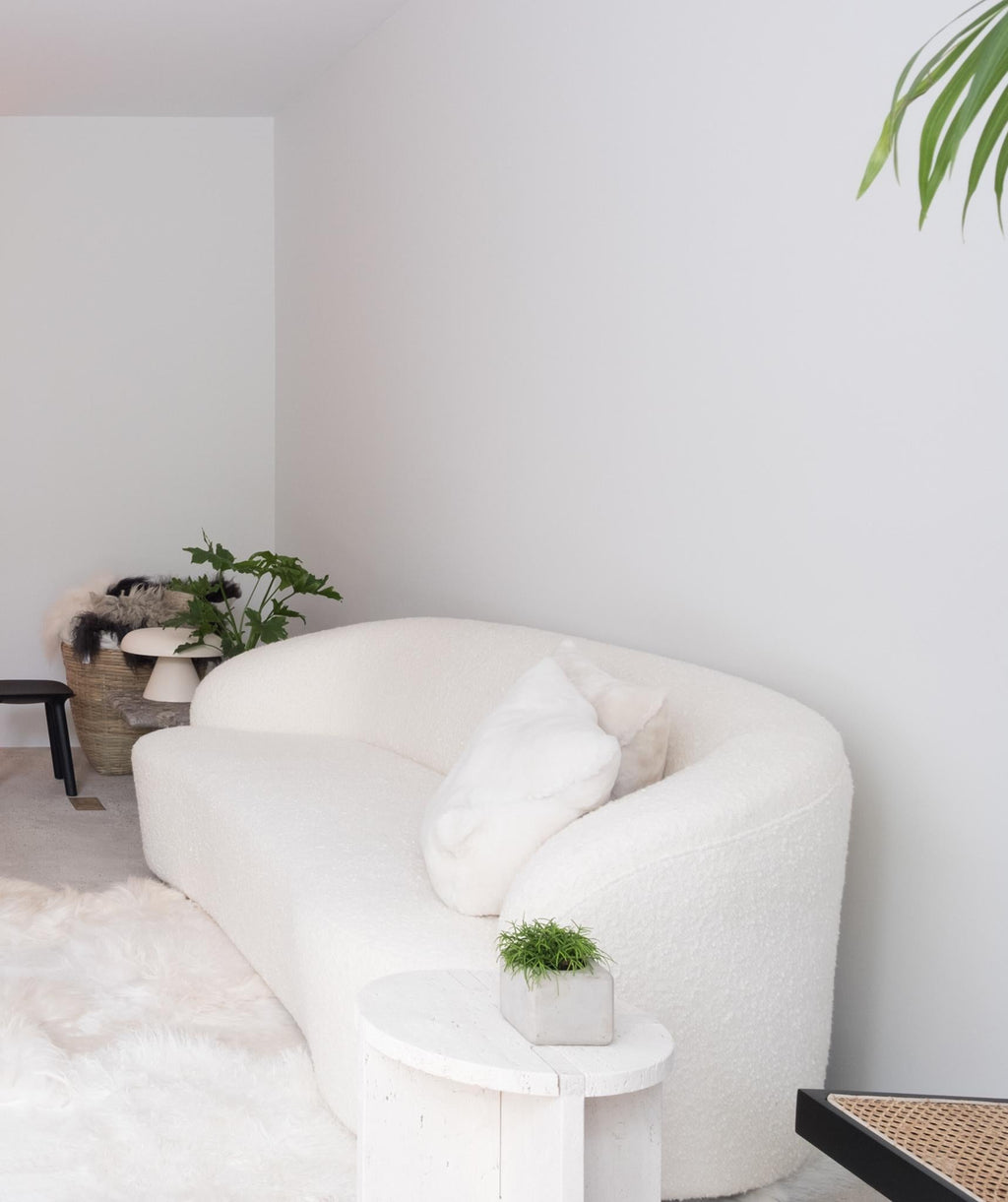 https://a.1stdibscdn.com/c-sofa-by-am-designs-for-sale-picture-4/f_102622/f_456800121751465779988/DSCF2357_4_master.jpg
