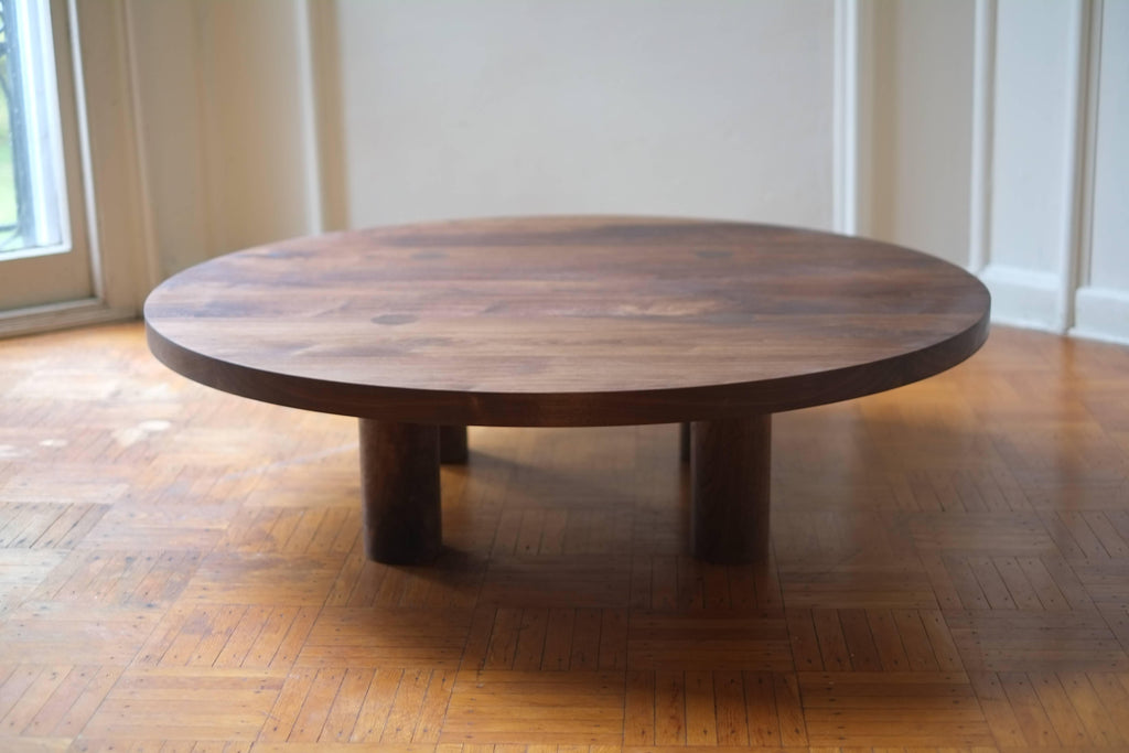 https://a.1stdibscdn.com/contemporary-wood-column-coffee-table-in-white-oak-by-fort-standard-for-sale-picture-4/archivesE/upload/f_36481/f_105331411524522898579/DSCF2475_master.JPG