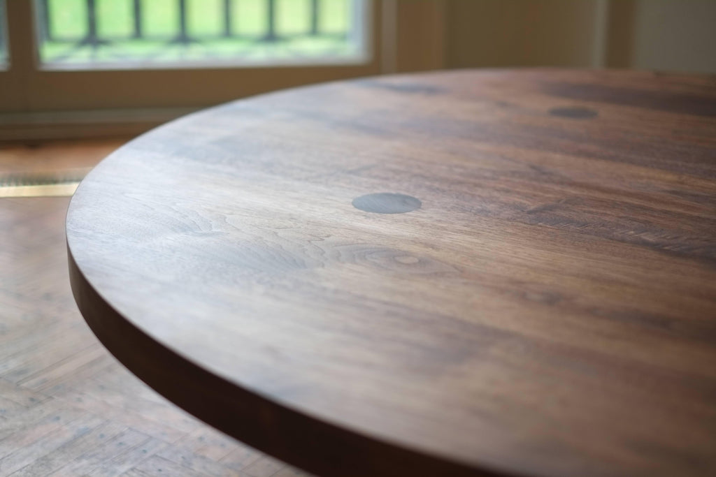 https://a.1stdibscdn.com/contemporary-wood-column-coffee-table-in-white-oak-by-fort-standard-for-sale-picture-5/archivesE/upload/f_36481/f_105331411524522888498/DSCF2492_master.JPG