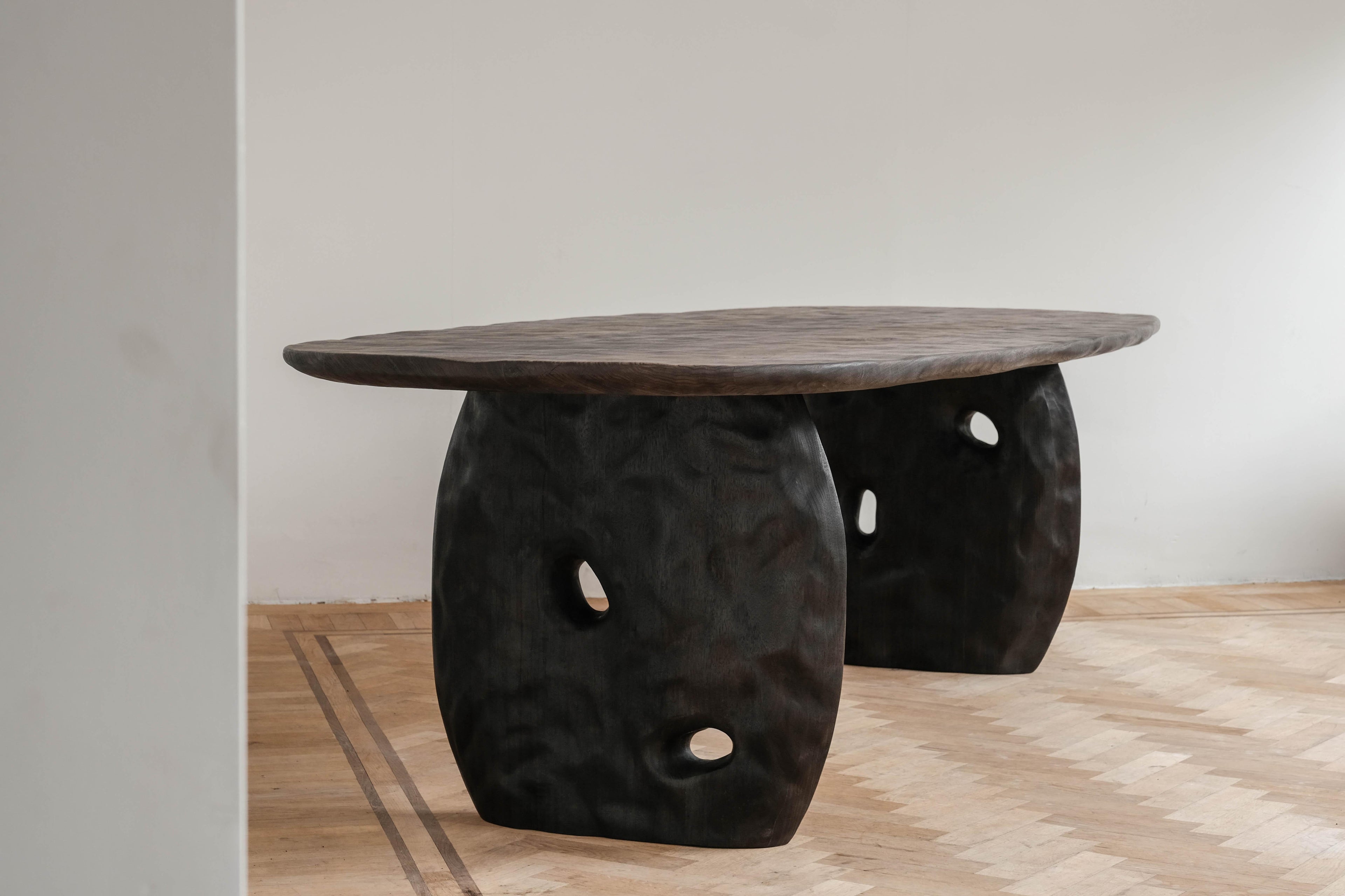https://a.1stdibscdn.com/black-rock-dining-table-by-atelier-benoit-viaene-for-sale-picture-6/f_12192/f_385878021708969744408/DSCF2704_master.jpg