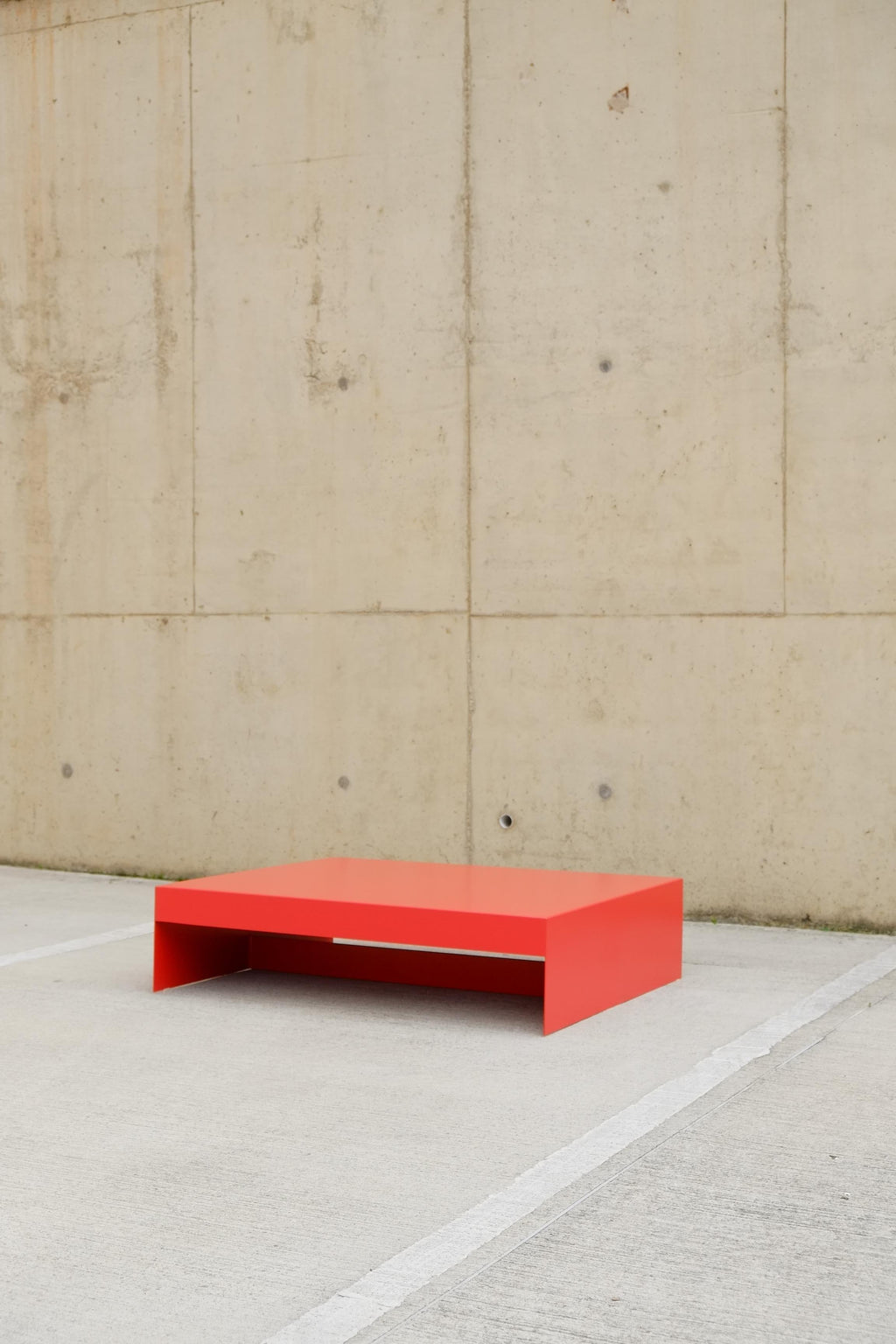 https://a.1stdibscdn.com/large-rectangular-red-aluminium-single-form-coffee-table-customisable-for-sale-picture-6/f_28943/f_469507421759830617178/DSCF3426_1690886729570_master.JPG