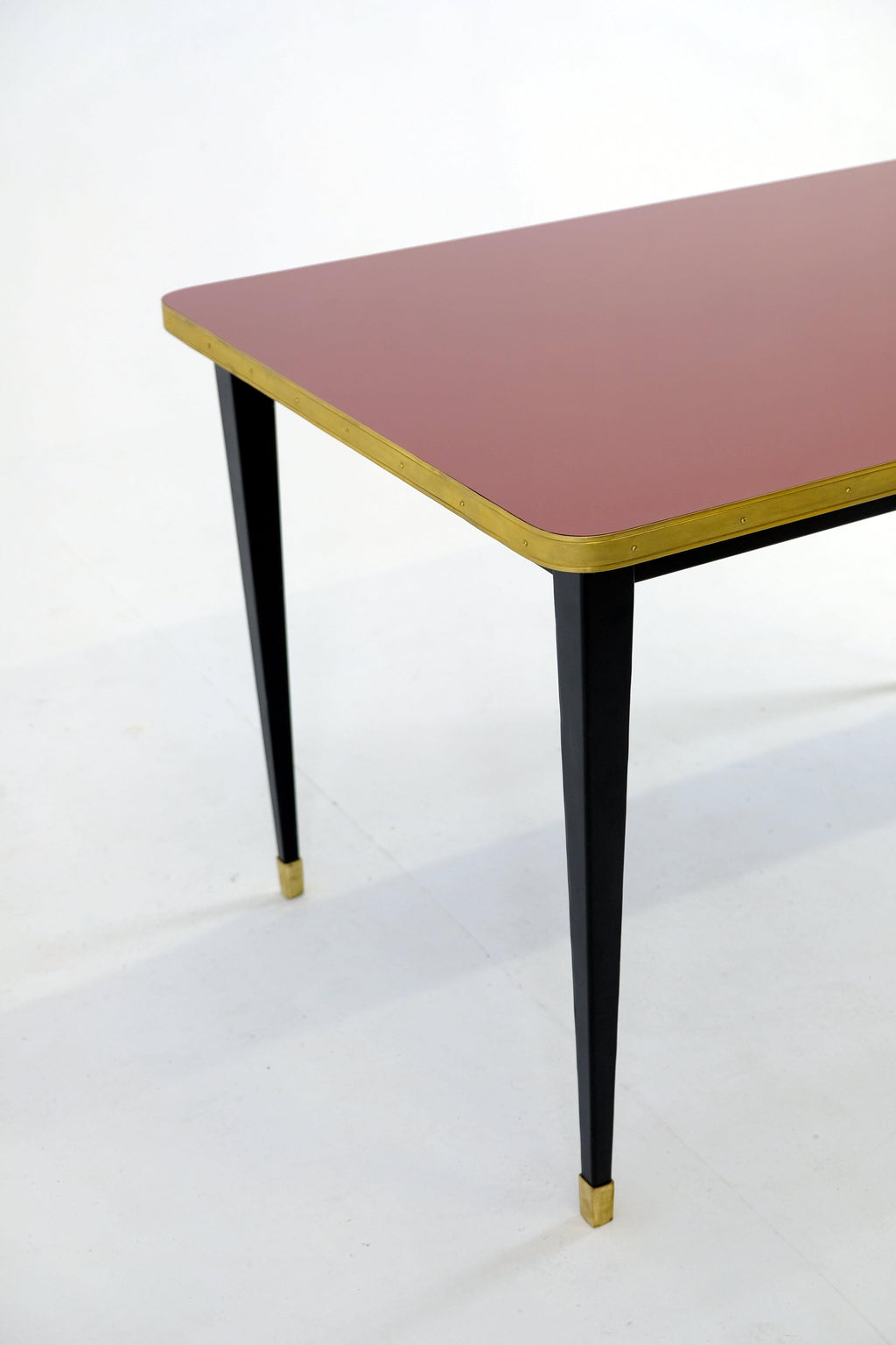 https://a.1stdibscdn.com/rectangular-table-high-gloss-top-brass-framed-black-conic-legs-brass-end-xlarge-for-sale-picture-5/f_40561/f_338247221681550501090/DSCF7251_master.jpg