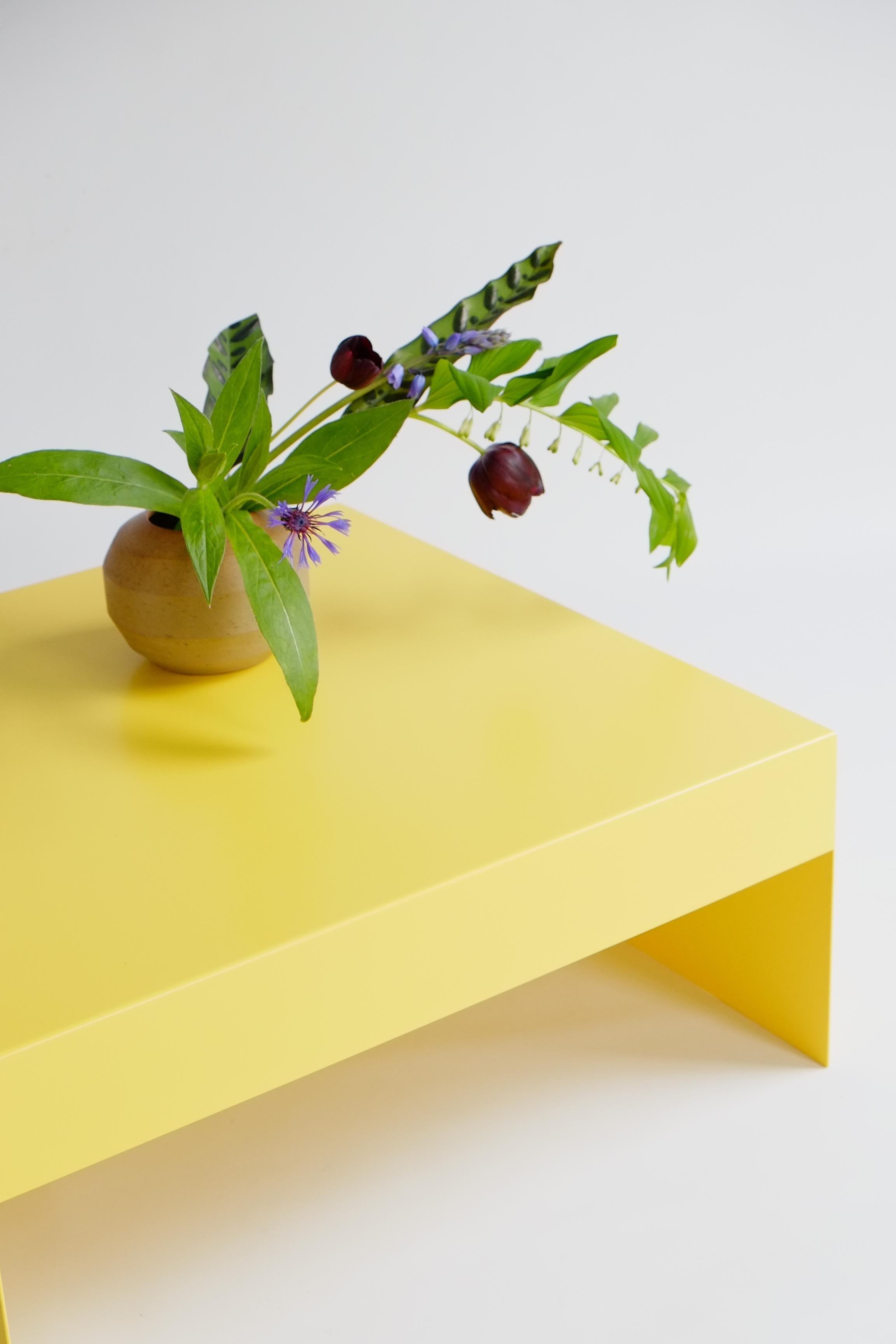 https://a.1stdibscdn.com/matt-yellow-single-form-square-aluminium-coffee-table-indoor-outdoor-for-sale-picture-4/f_28943/f_482985121768303564287/DSCF8282_1620851887732_master.JPG