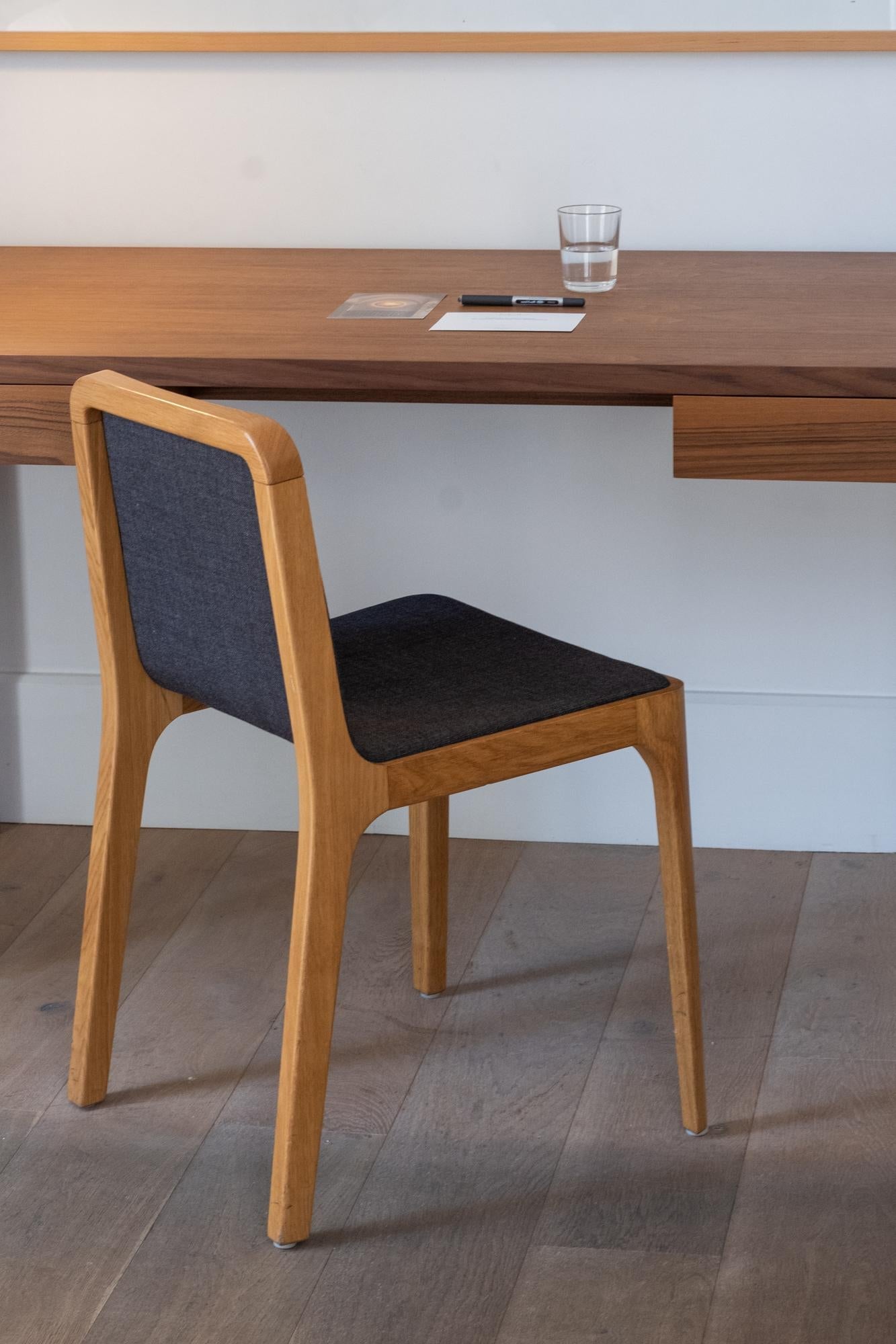 https://a.1stdibscdn.com/minimalist-modern-chair-in-oak-wood-leather-upholstery-for-sale-picture-7/f_60192/f_278039021647367010311/DSCF8763_master.jpg