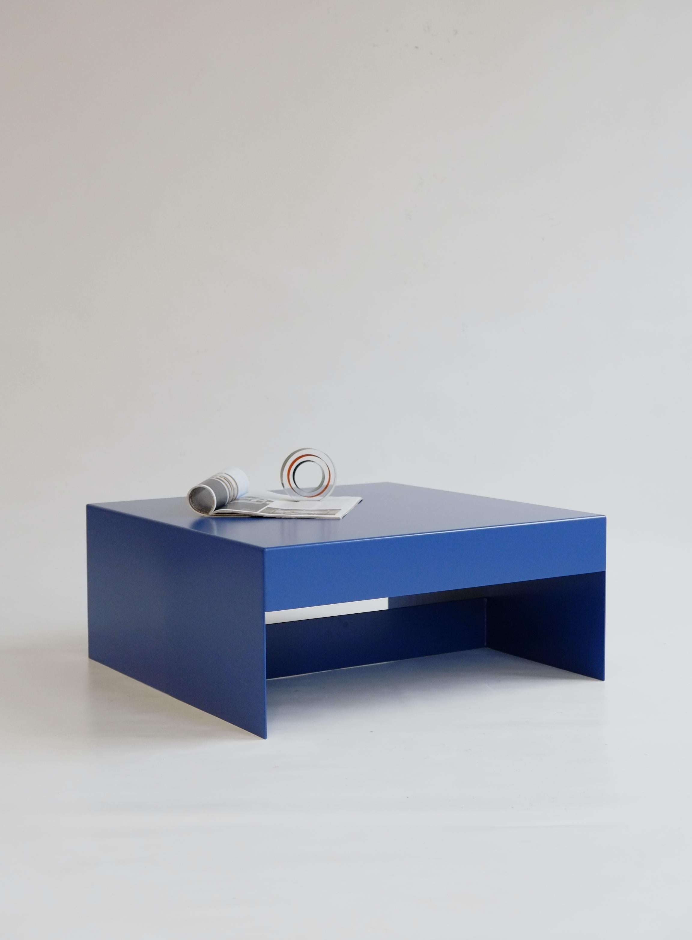 https://a.1stdibscdn.com/large-low-blueberry-single-form-coffee-sofa-table-customisable-for-sale-picture-4/f_28943/f_487442621770731004794/DSCF9275_master.JPG
