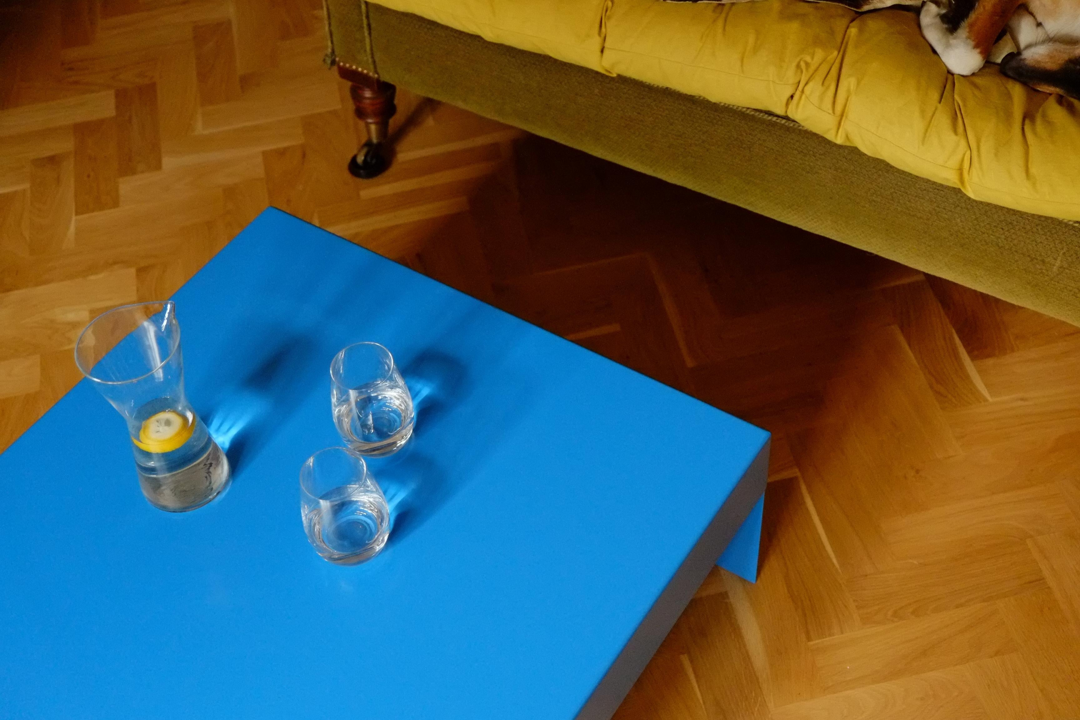 https://a.1stdibscdn.com/large-low-green-single-form-coffee-sofa-table-customisable-for-sale-picture-6/f_28943/f_482982421768302512108/DSCF9744_master.JPG