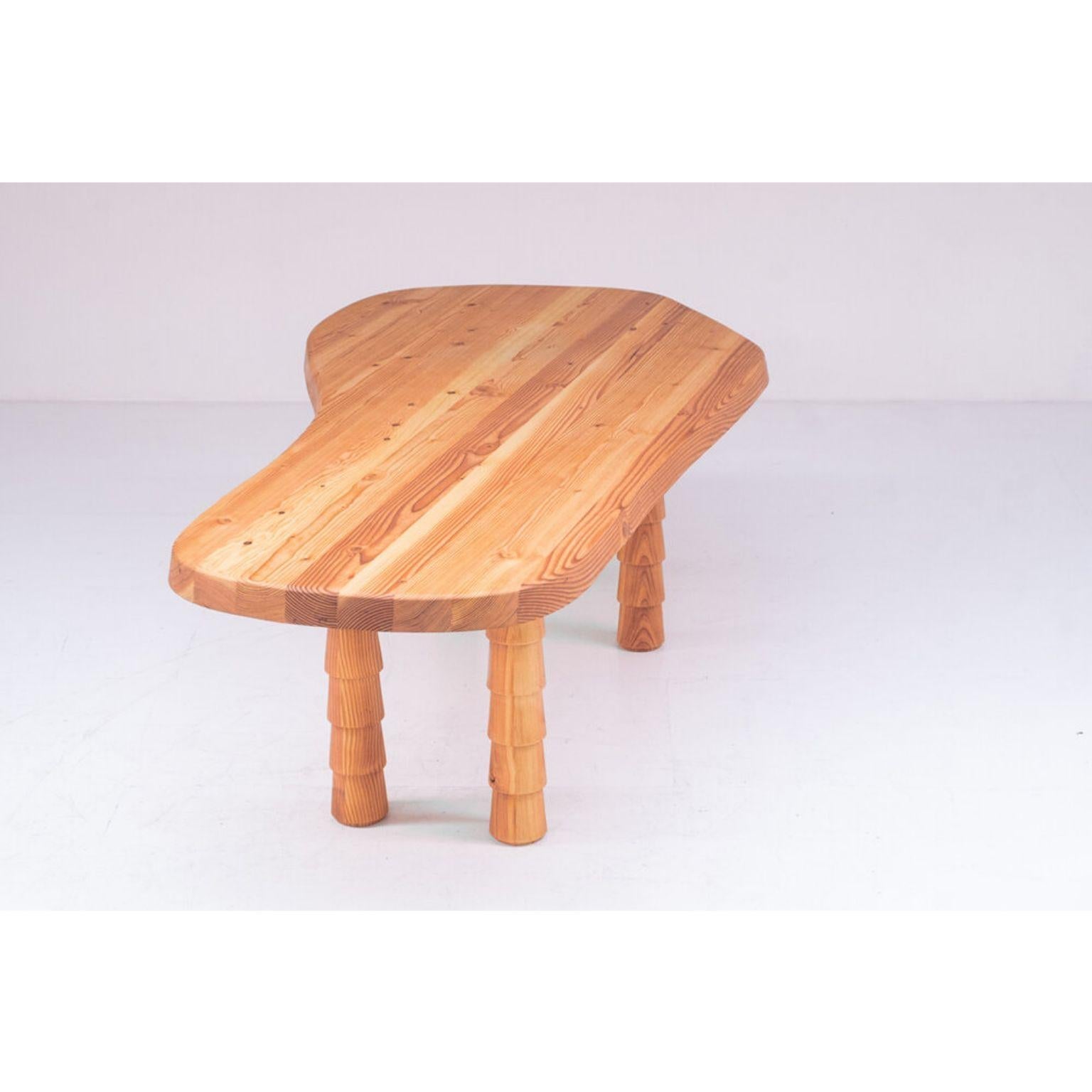 https://a.1stdibscdn.com/black-data-table-three-legged-in-oregon-by-atelier-thomas-serruys-for-sale-picture-9/f_12192/f_334050021679404161220/DSCF9758_master.jpg