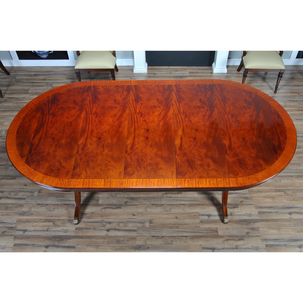 https://a.1stdibscdn.com/round-dining-table-60-115-inch-for-sale-picture-2/f_85472/f_350137521688049099207/DSC_0001_master.jpg