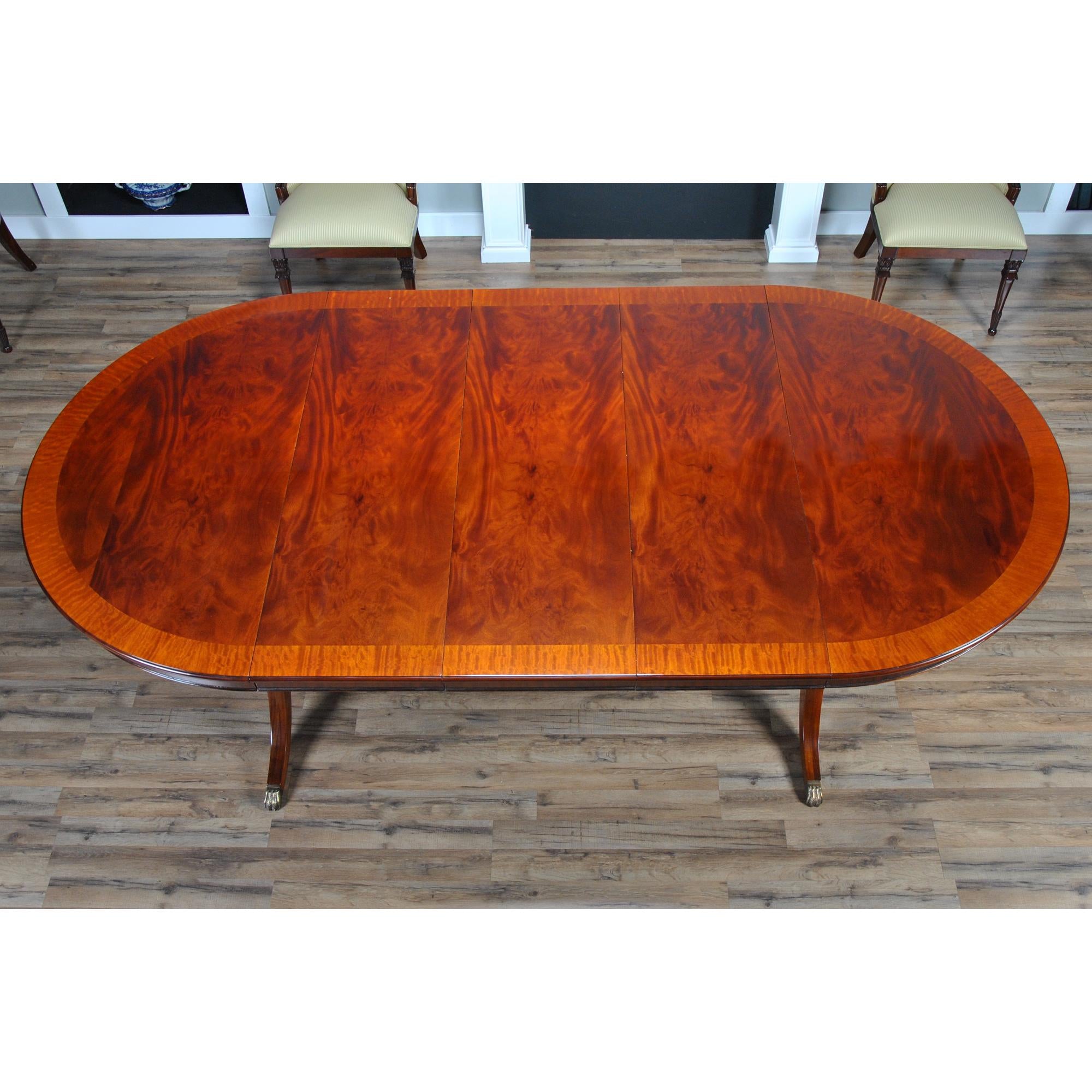 https://a.1stdibscdn.com/round-dining-table-60-115-inch-for-sale-picture-2/f_85472/f_350137521688049099207/DSC_0001_master.jpg