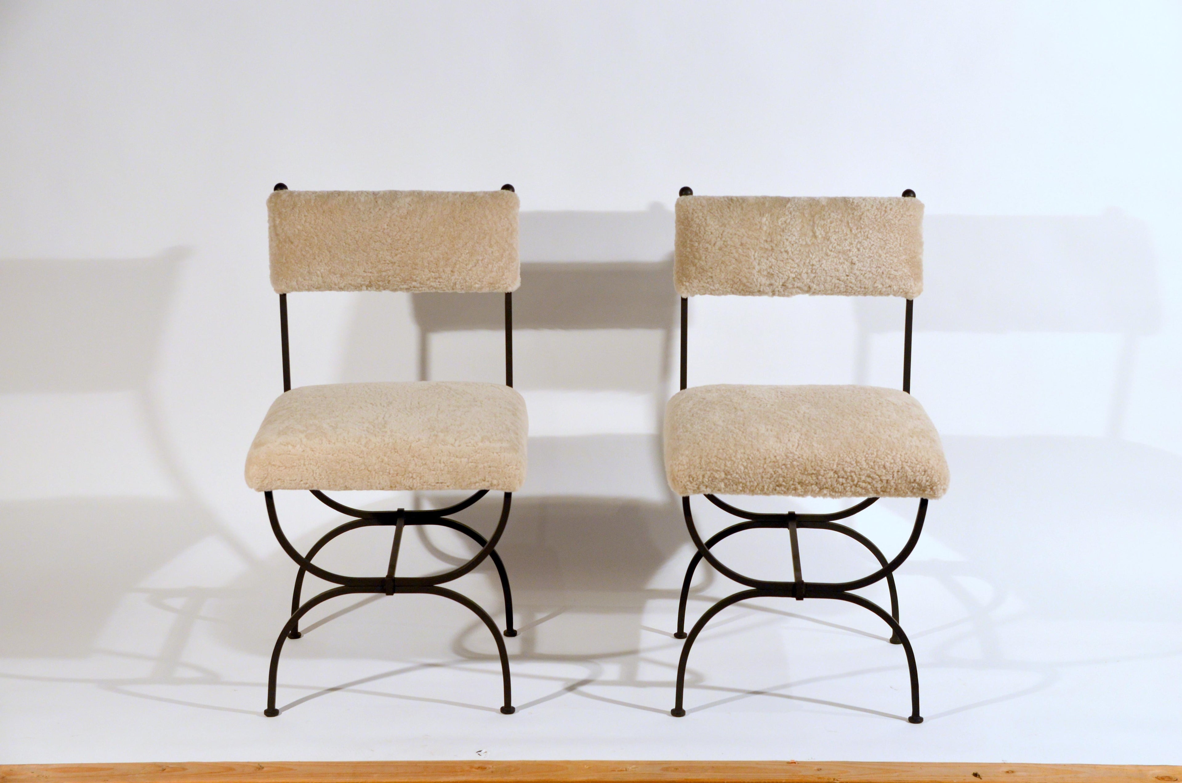 https://a.1stdibscdn.com/pair-of-chic-arcade-wrought-iron-and-shearling-chairs-by-design-freres-for-sale-picture-10/f_8184/f_222186221611307556649/DSC_0001_master.JPG