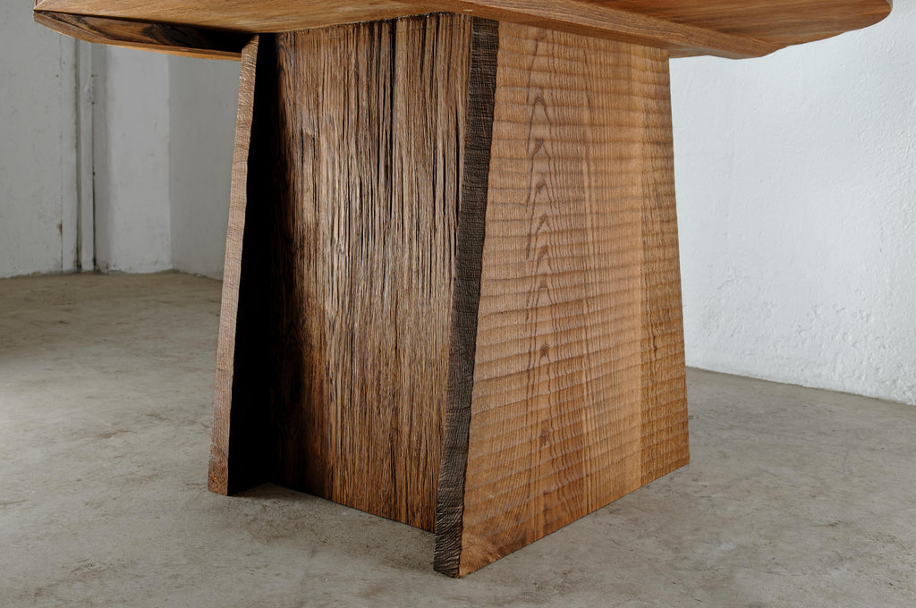 https://a.1stdibscdn.com/brutalist-center-table-n2-in-solid-oakwood-custom-size-for-sale-picture-3/f_31233/f_299396821660211062933/DSC_0002_master.jpg