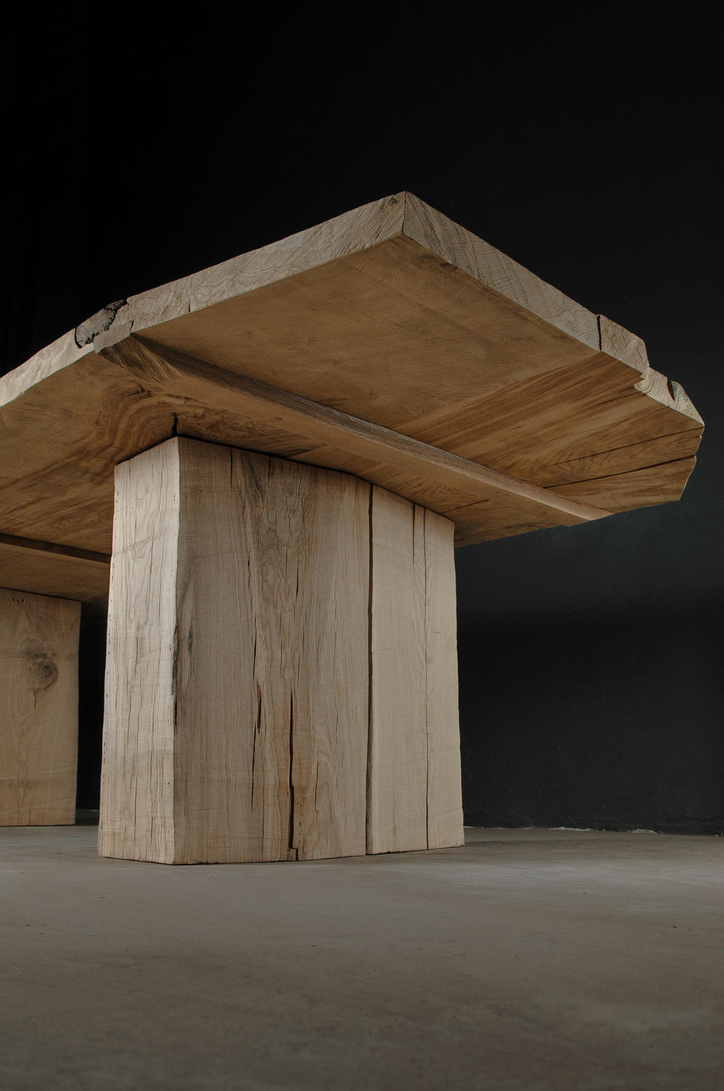 https://a.1stdibscdn.com/sculpted-massive-dining-table-v10-in-solid-oakwood-in-stock-for-sale-picture-3/f_31233/f_312498321668089348329/DSC_0002_master.jpg