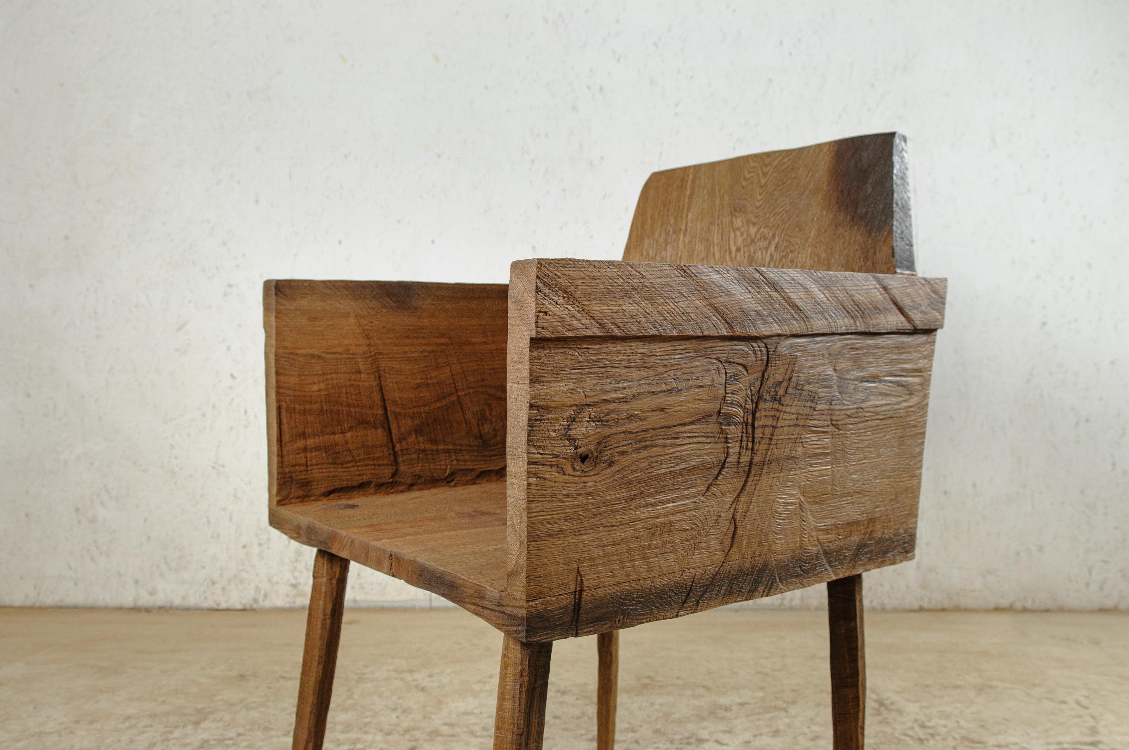 https://a.1stdibscdn.com/sculpted-armchair-in-solid-oak-wood-4-legs-for-sale-picture-3/f_31233/f_274412821645195582291/DSC_0003_master.jpg