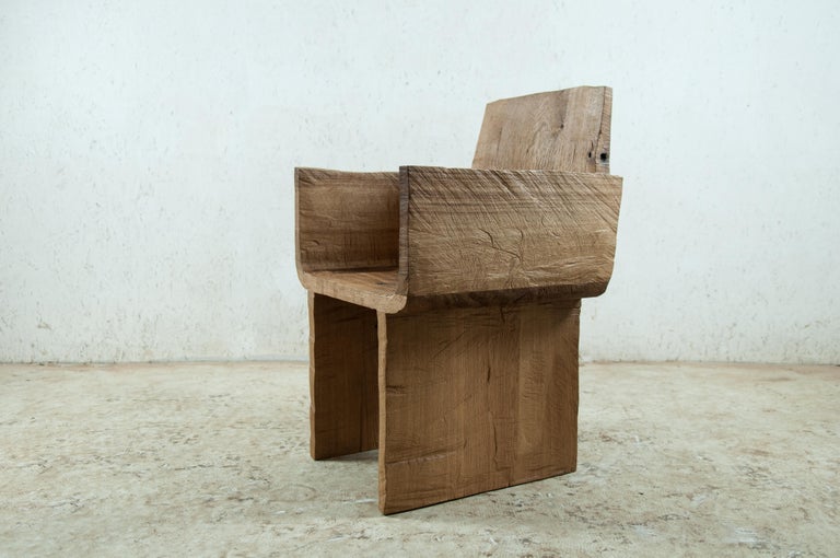 https://a.1stdibscdn.com/sculpted-armchair-in-solid-oak-wood-for-sale-picture-9/f_31233/f_243490221624984256076/DSC_0004_master.jpg?width=768