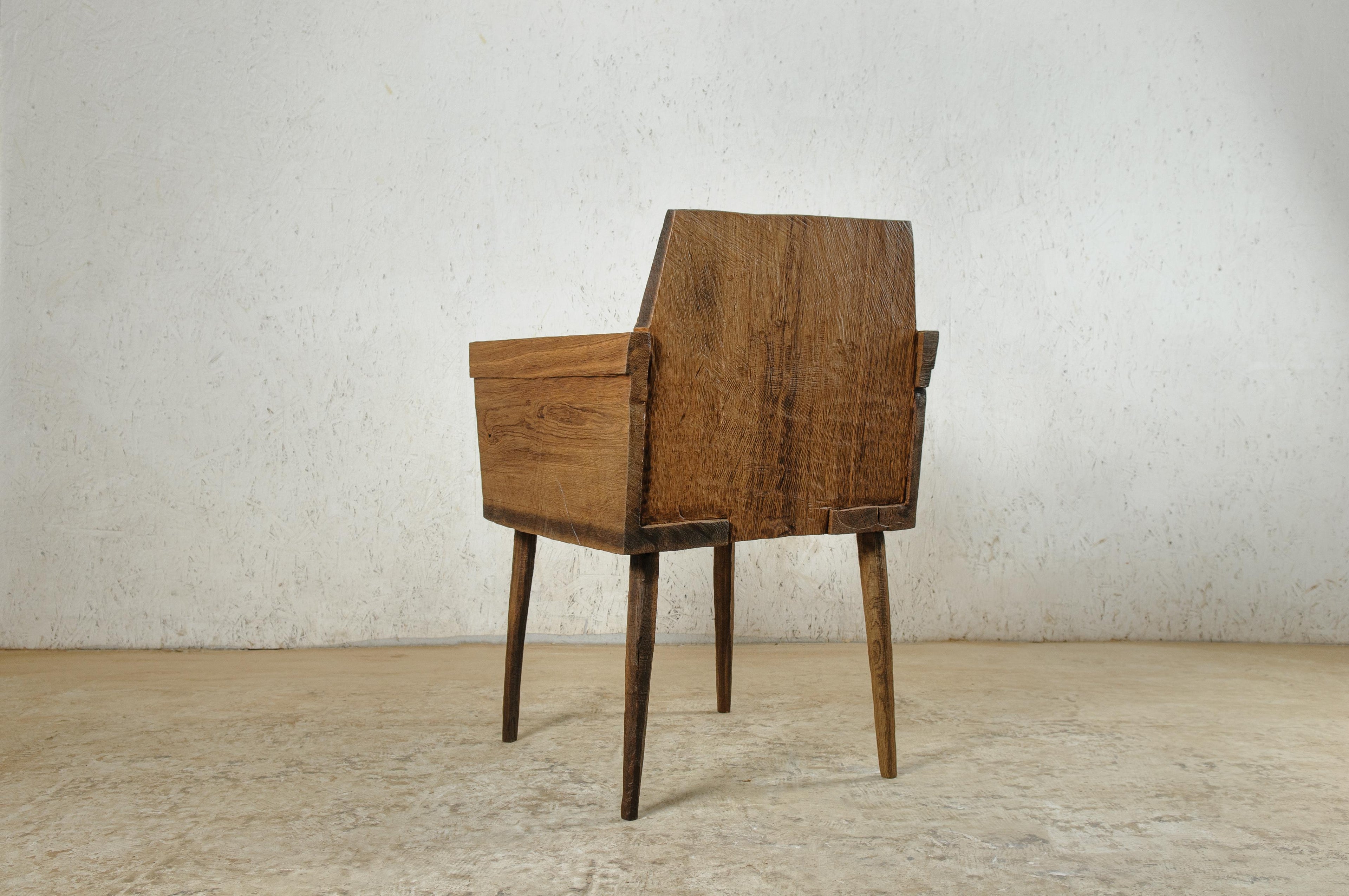 https://a.1stdibscdn.com/sculpted-armchair-in-solid-oak-wood-4-legs-for-sale-picture-4/f_31233/f_274412821645195582309/DSC_0004_master.jpg