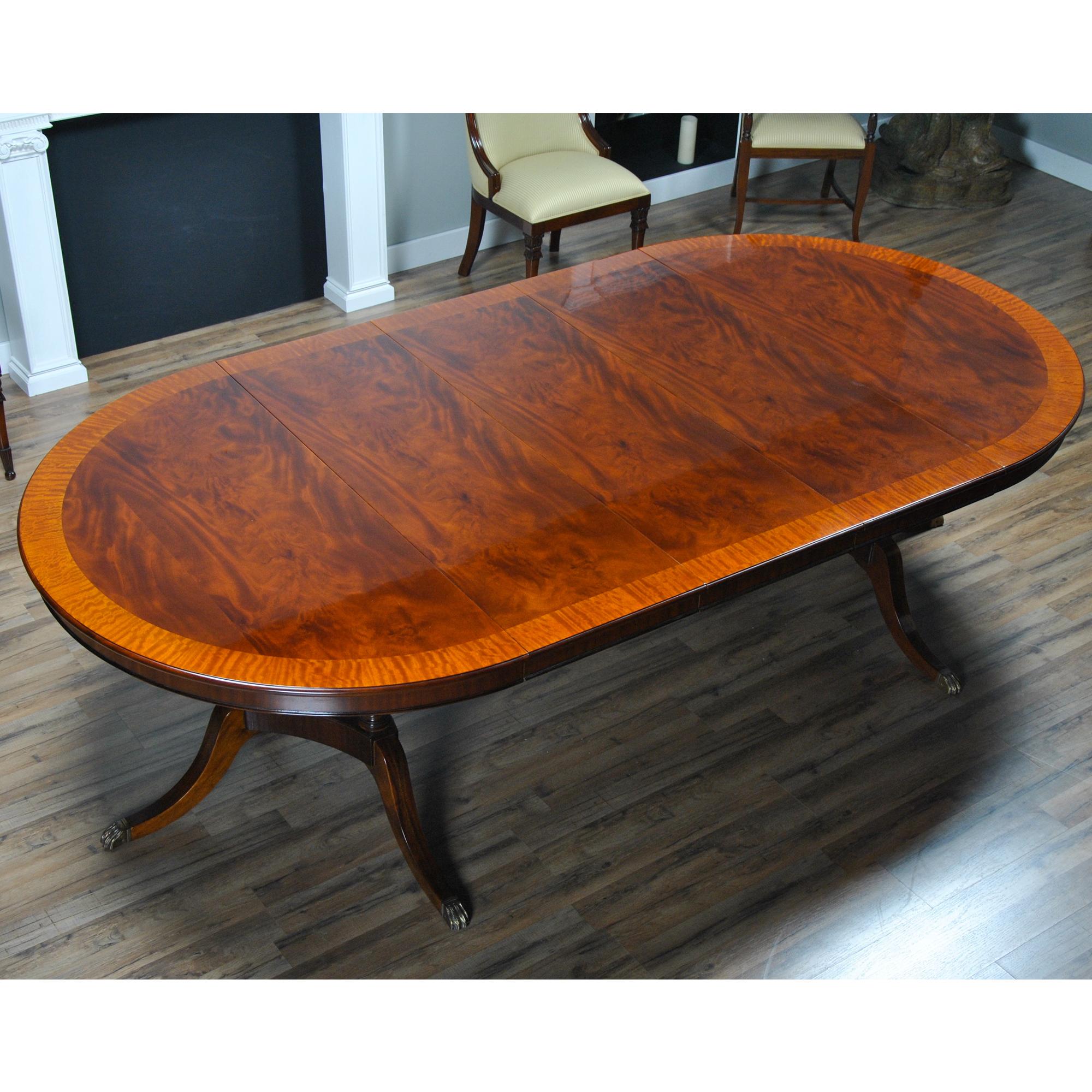 https://a.1stdibscdn.com/round-dining-table-60-115-inch-for-sale-picture-4/f_85472/f_350137521688049101118/DSC_0004_master.jpg