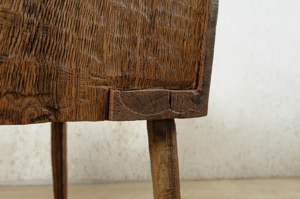 https://a.1stdibscdn.com/sculpted-armchair-in-solid-oak-wood-4-legs-for-sale-picture-6/f_31233/f_274412821645195582333/DSC_0006_master.jpg