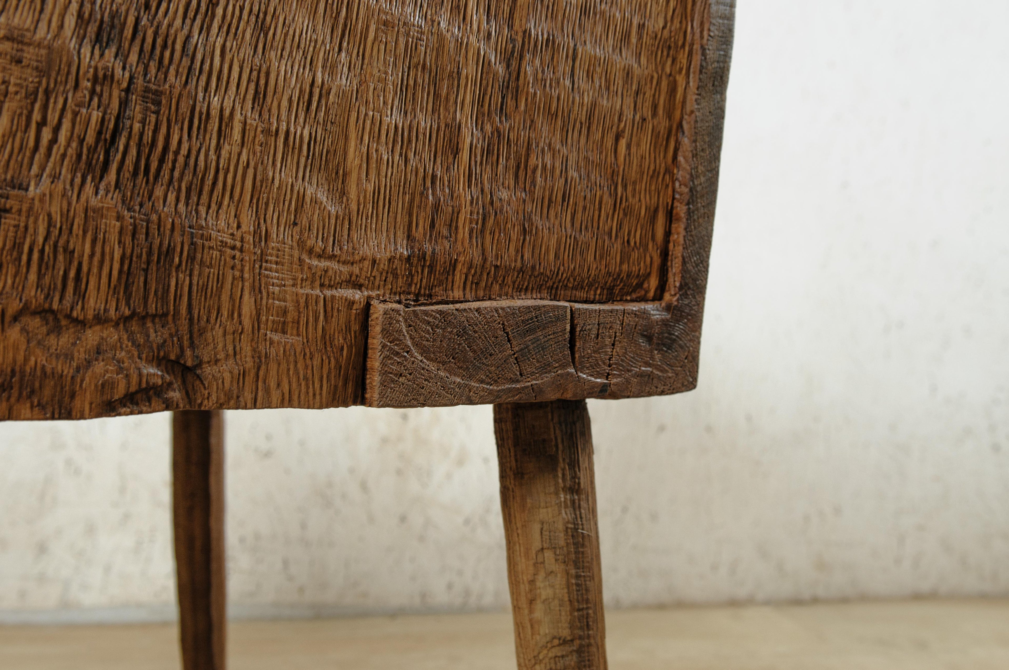 https://a.1stdibscdn.com/sculpted-armchair-in-solid-oak-wood-4-legs-for-sale-picture-6/f_31233/f_274412821645195582333/DSC_0006_master.jpg