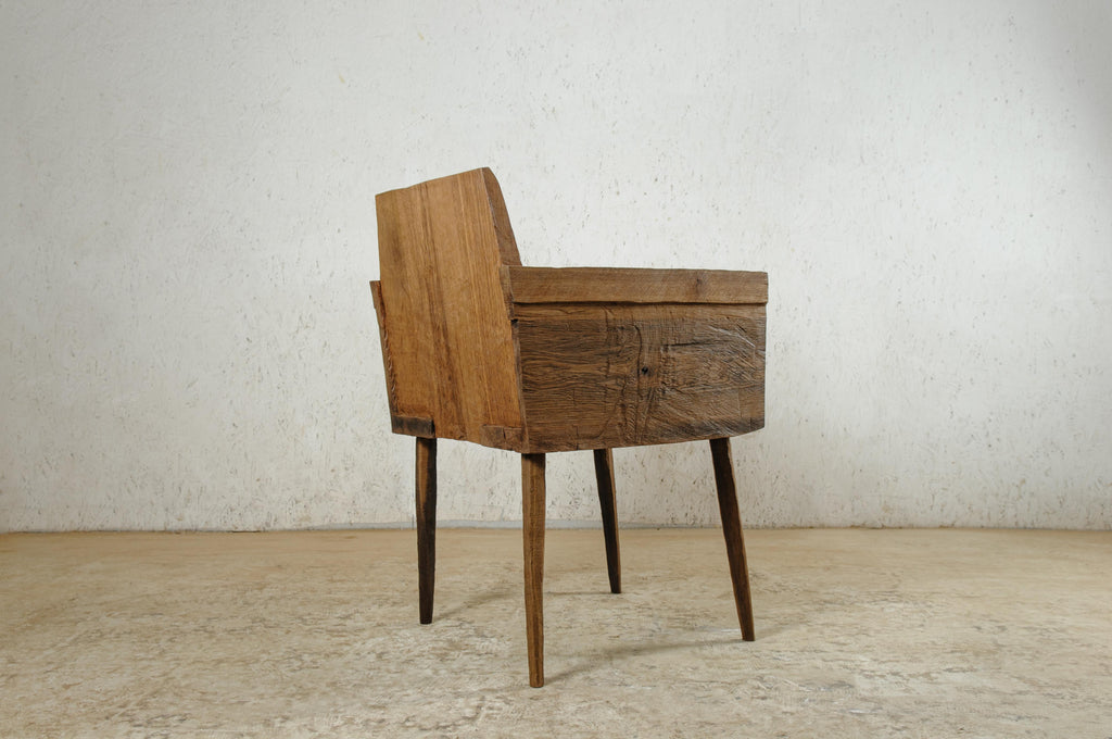 https://a.1stdibscdn.com/sculpted-armchair-in-solid-oak-wood-4-legs-for-sale-picture-8/f_31233/f_274412821645195586362/DSC_0008_master.jpg