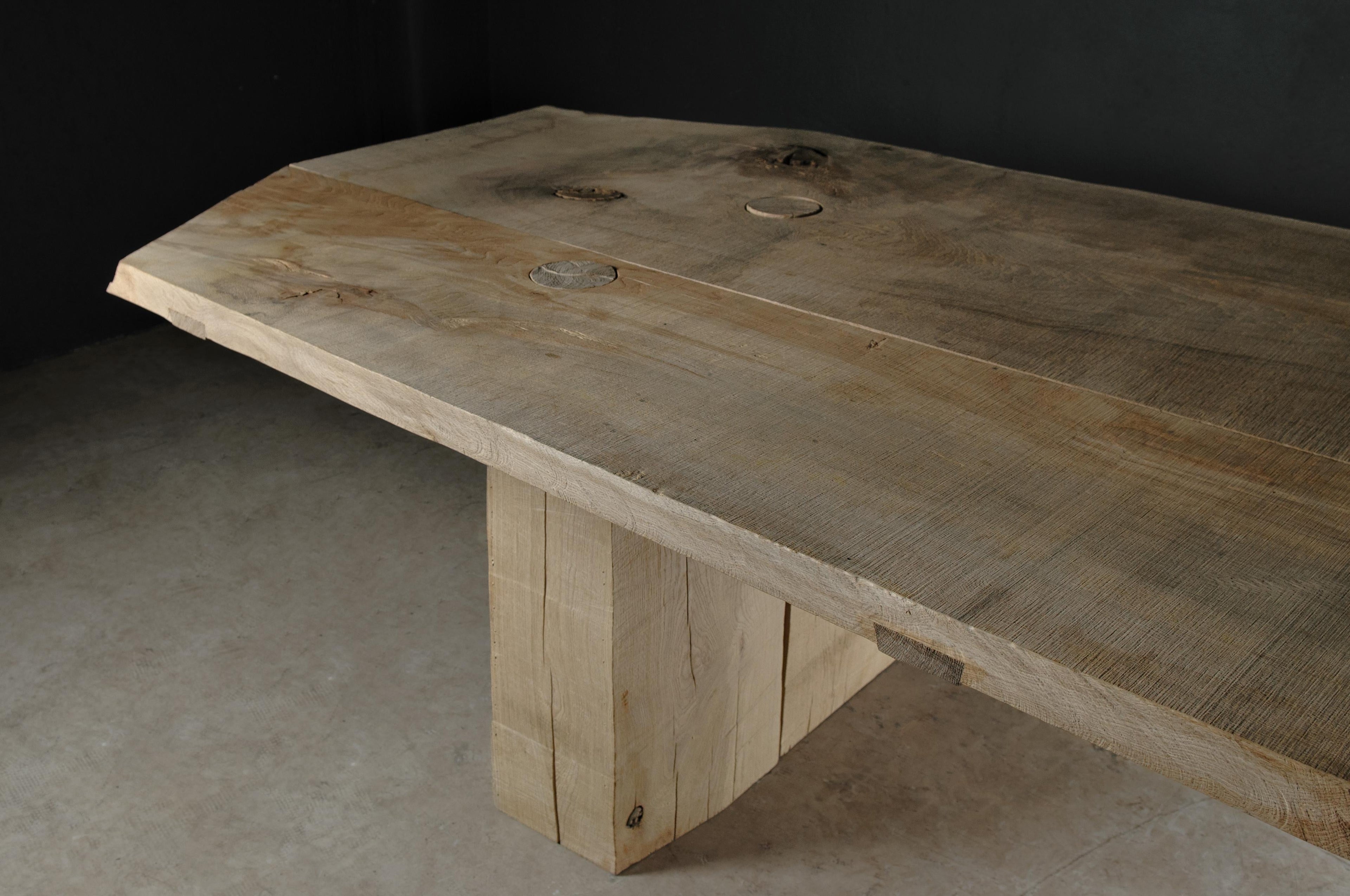 https://a.1stdibscdn.com/sculpted-massive-dining-table-v10-in-solid-oakwood-in-stock-for-sale-picture-7/f_31233/f_312498321668089372189/DSC_0009_master.jpg