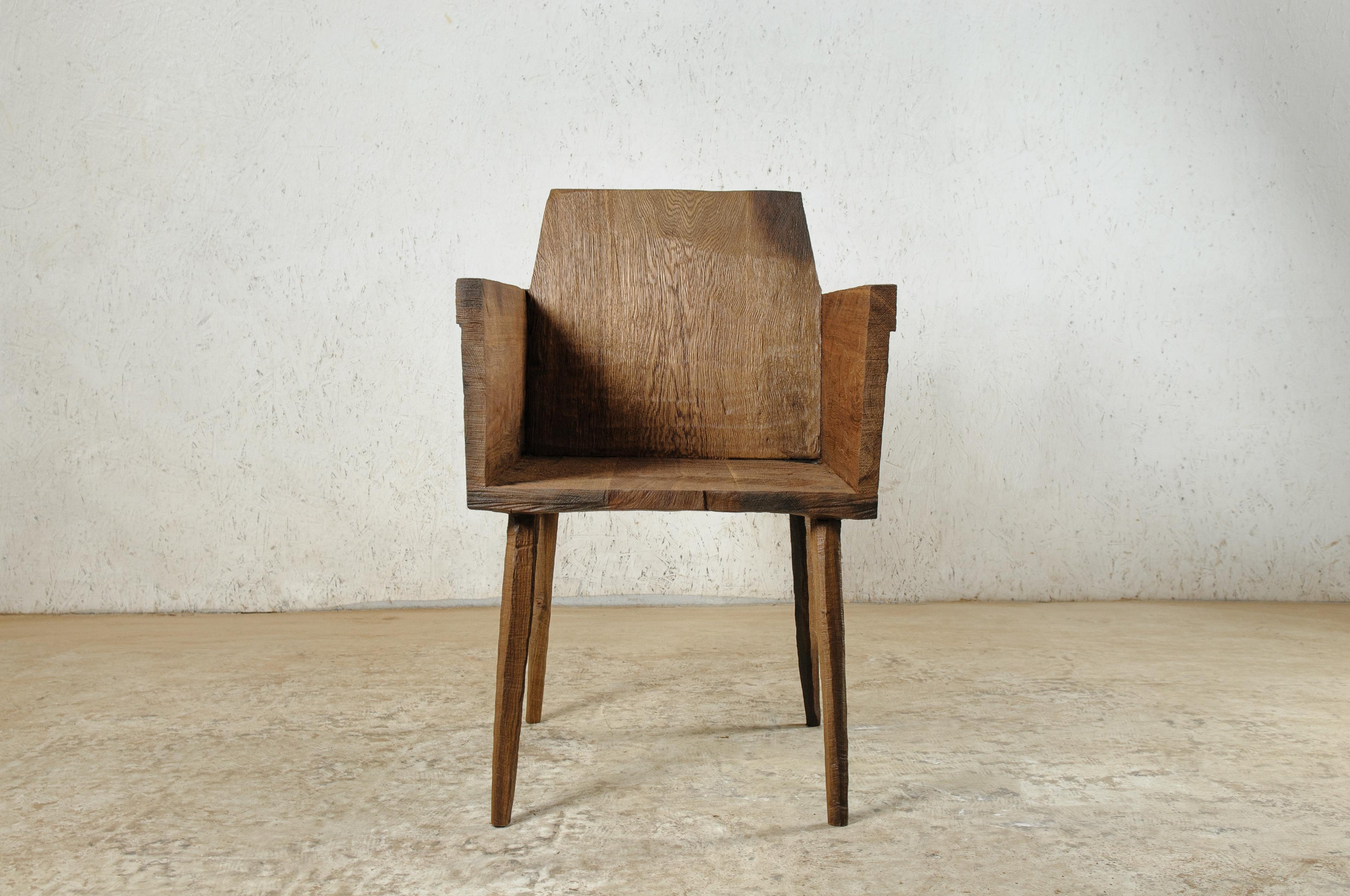 https://a.1stdibscdn.com/sculpted-armchair-in-solid-oak-wood-4-legs-for-sale-picture-11/f_31233/f_274412821645195586269/DSC_0011_master.jpg
