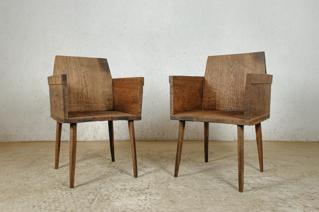 https://a.1stdibscdn.com/sculpted-armchair-in-solid-oak-wood-4-legs-for-sale-picture-12/f_31233/f_274412821645195586364/DSC_0012_master.jpg