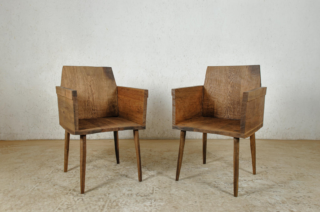 https://a.1stdibscdn.com/sculpted-armchair-in-solid-oak-wood-4-legs-for-sale-picture-13/f_31233/f_274412821645195586417/DSC_0013_master.jpg